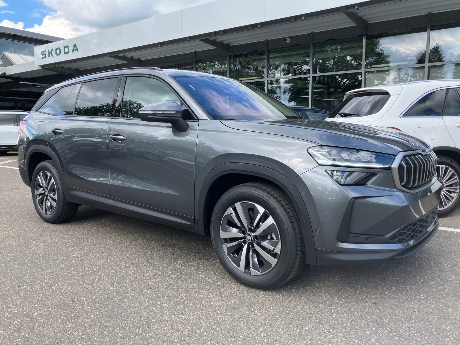 SKODA Kodiaq 2.0 TSI Dynamic 4x4 DSG, Benzin, Neuwagen, Automatik - 2