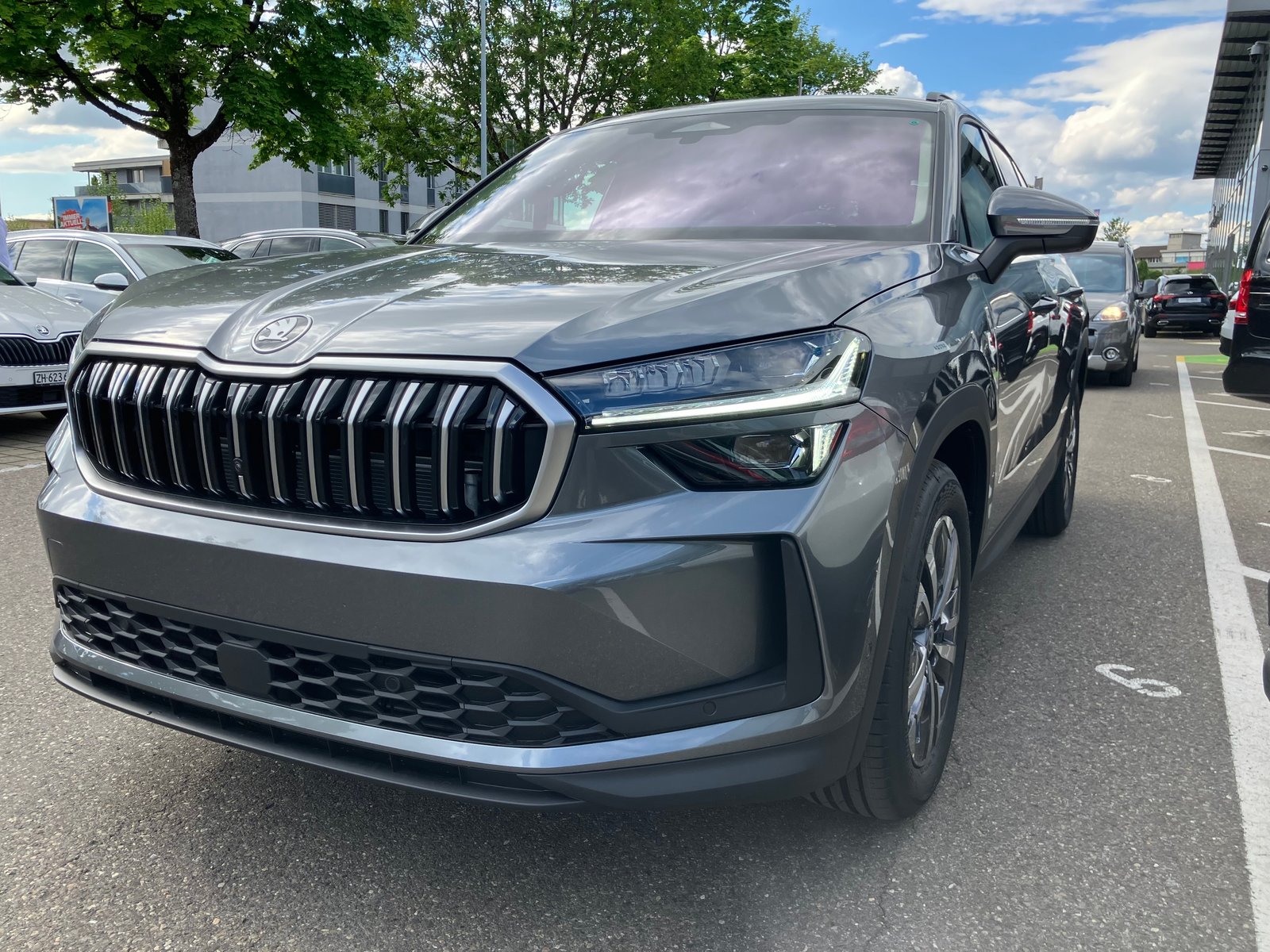 SKODA Kodiaq 2.0 TSI Dynamic 4x4 DSG, Benzin, Neuwagen, Automatik - 3