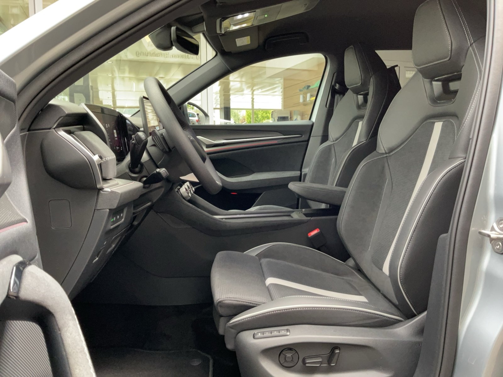 SKODA Kodiaq 1.5 TSI PHEV Sportline, Plug-in-Hybrid Petrol/Electric, New car, Automatic - 6