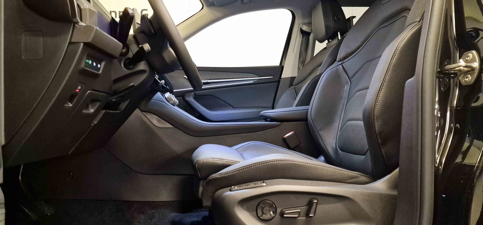 SKODA Kodiaq Dynamic (Netto), Petrol, New car, Automatic - 4