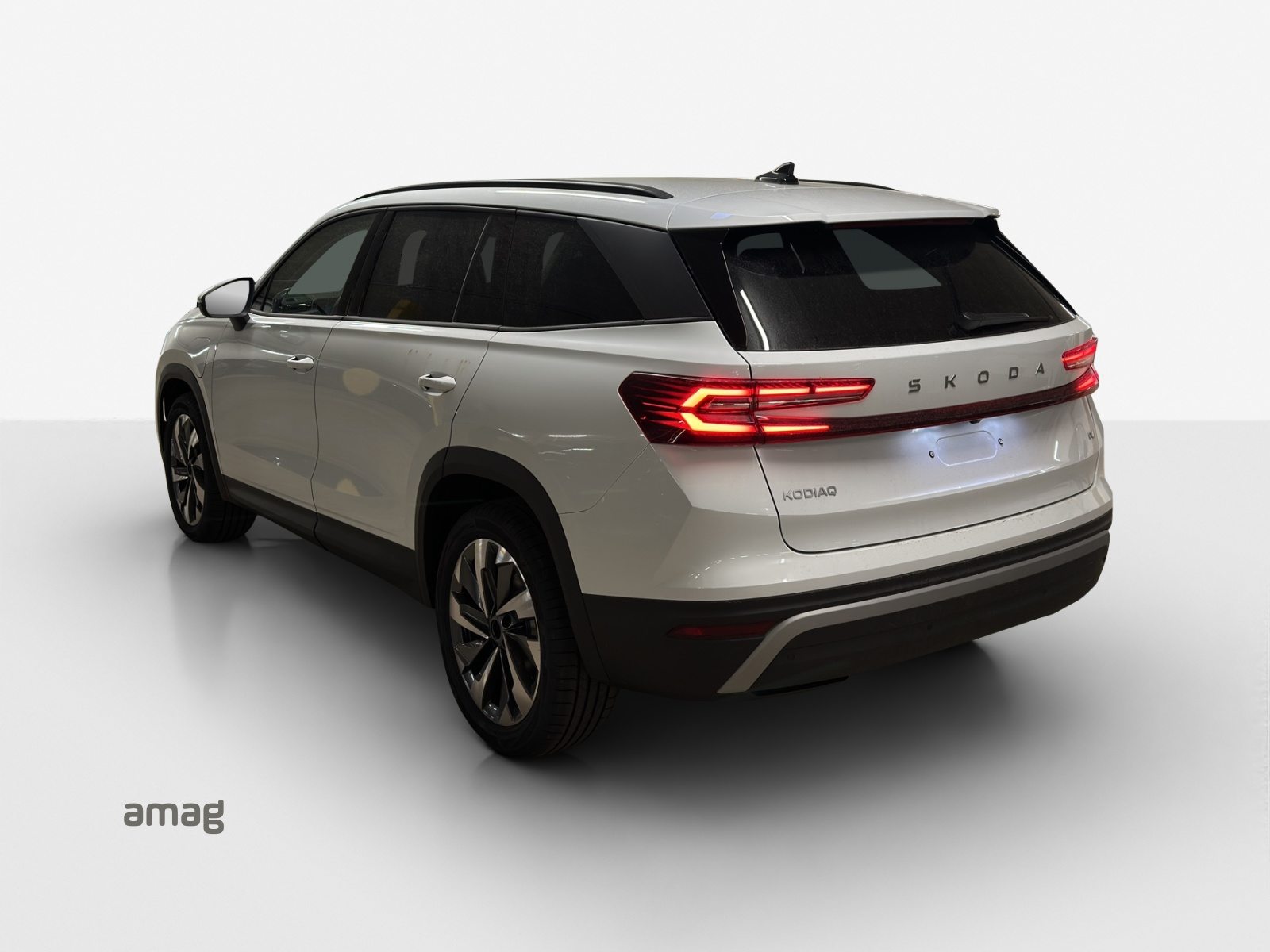 SKODA Kodiaq iV Dynamic (Netto), Voll-Hybrid Benzin/Elektro, Neuwagen, Automatik - 3