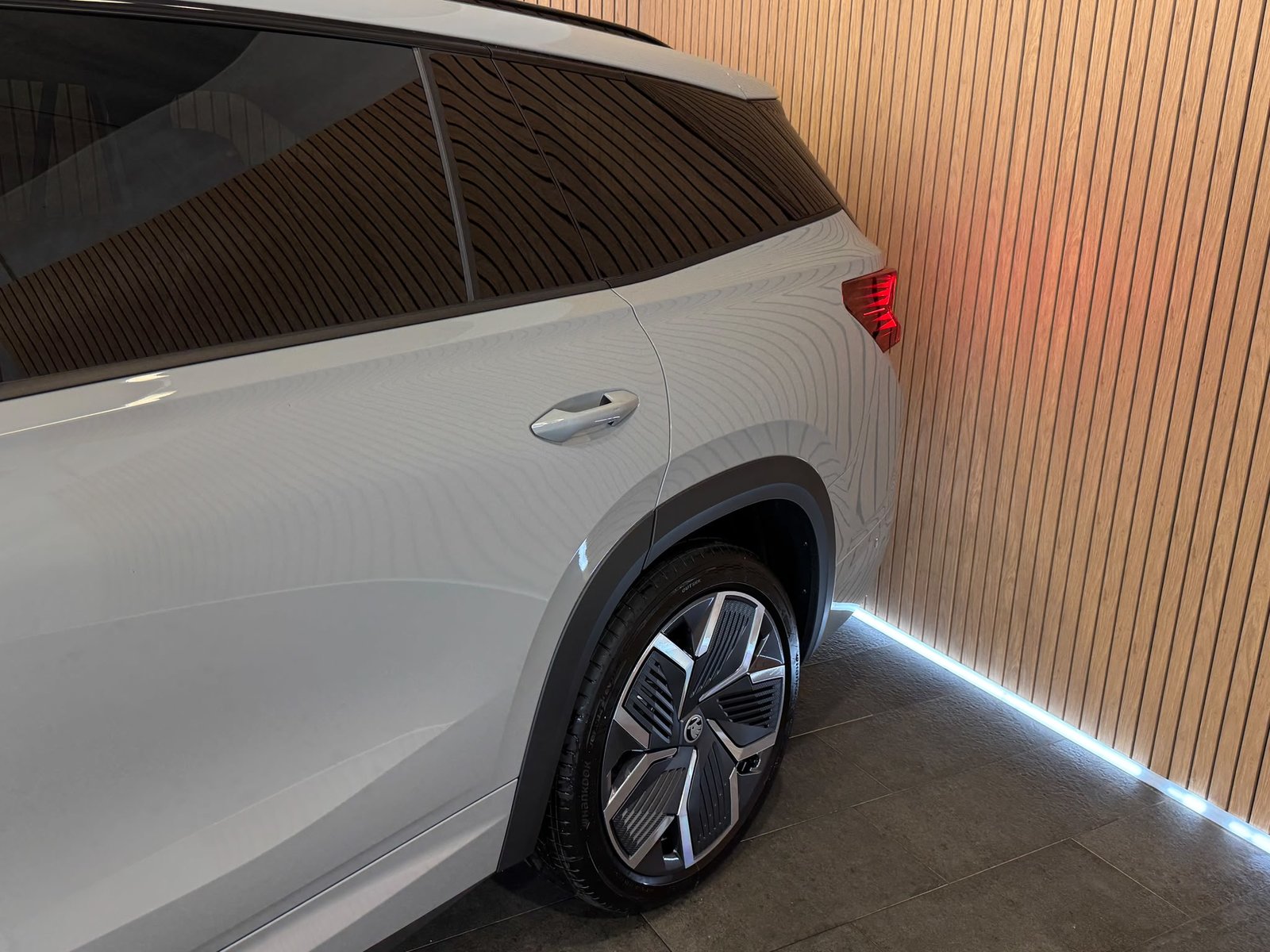 SKODA Kodiaq 1.5 TSI mHEV Selection *Steelgrey*, Hybride Léger Essence/Électricité, Voiture nouvelle, Automatique - 5
