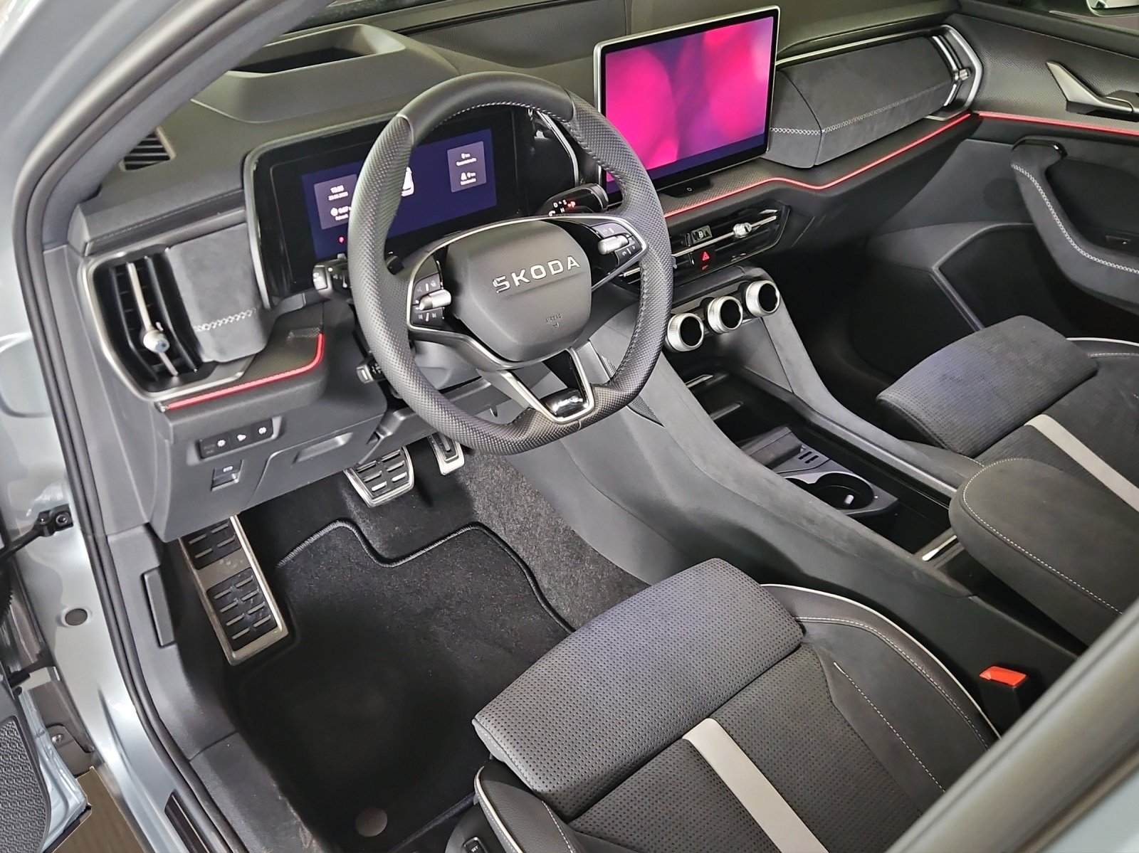 SKODA Kodiaq 1.5 TSI PHEV Sportline, Plug-in-Hybrid Petrol/Electric, New car, Automatic - 7