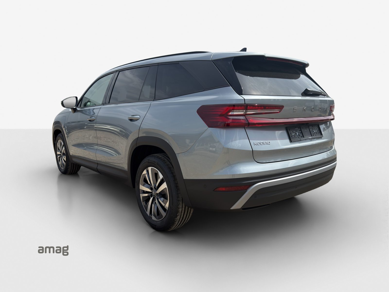 SKODA Kodiaq iV Dynamic (Netto), Voll-Hybrid Benzin/Elektro, Neuwagen, Automatik - 3