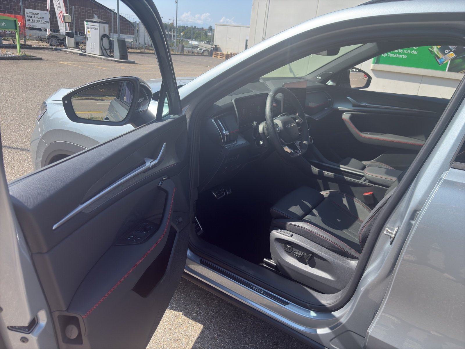 SKODA Kodiaq 2.0 TSI RS, Petrol, New car, Automatic - 5