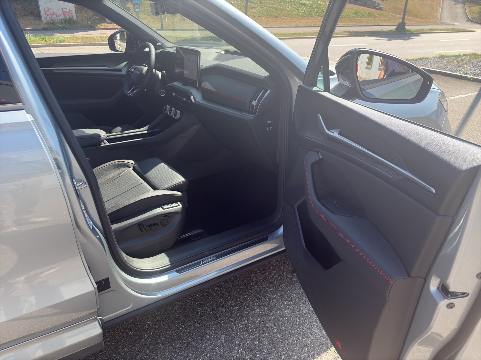 SKODA Kodiaq 2.0 TSI RS, Petrol, New car, Automatic - 6