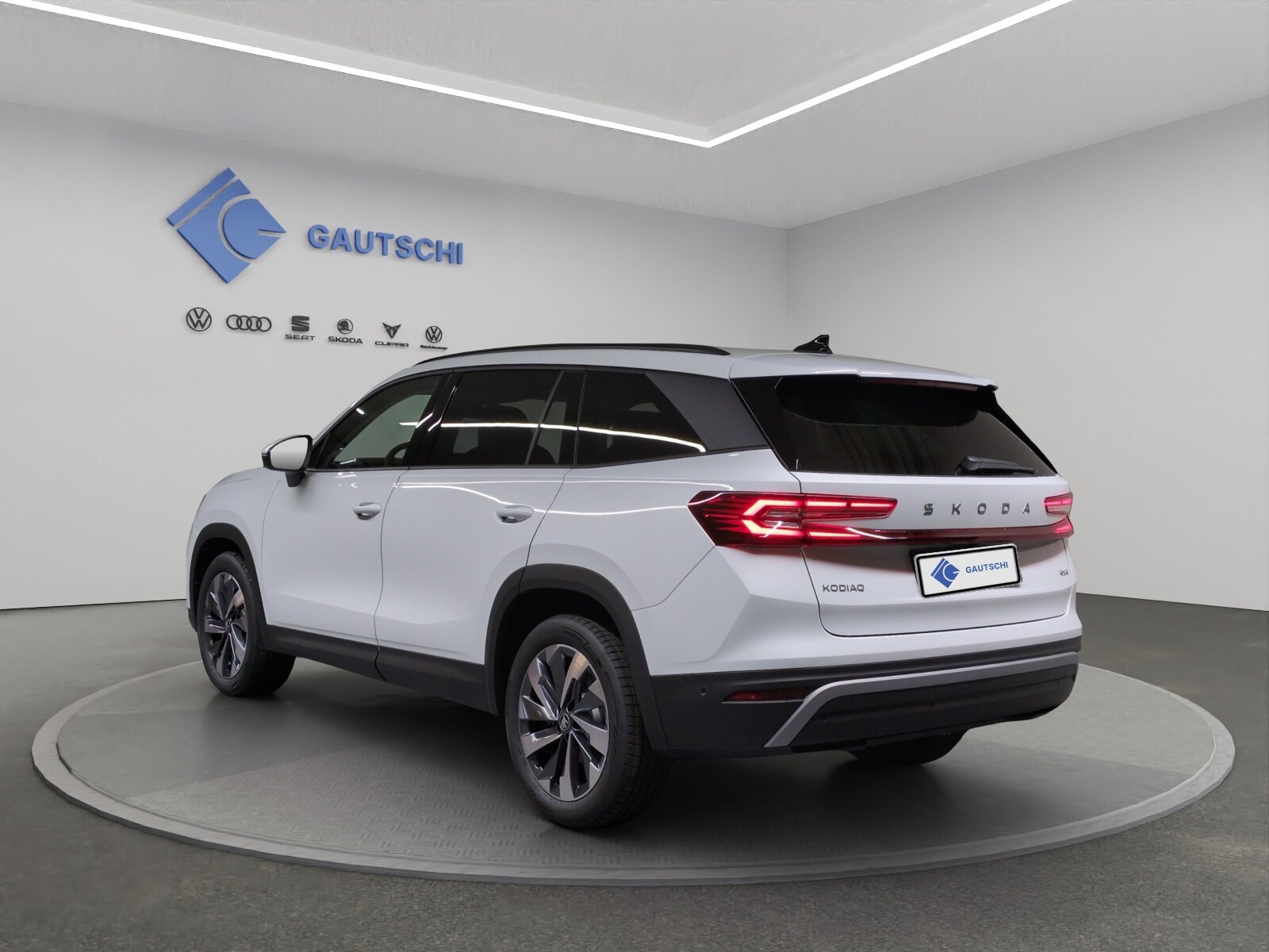 SKODA Kodiaq 2.0 TSI Dynamic 4x4, Petrol, New car, Automatic - 3
