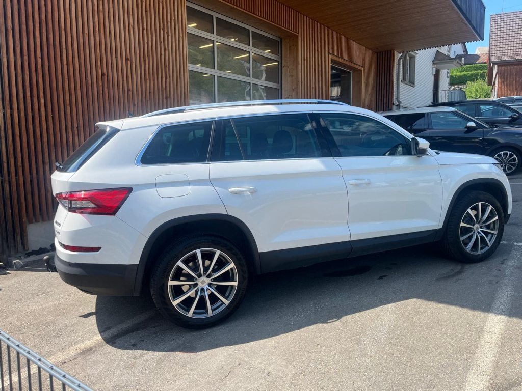SKODA KODIAQ 2.0 TSI Style DSG, Petrol, Second hand / Used, Automatic - 3