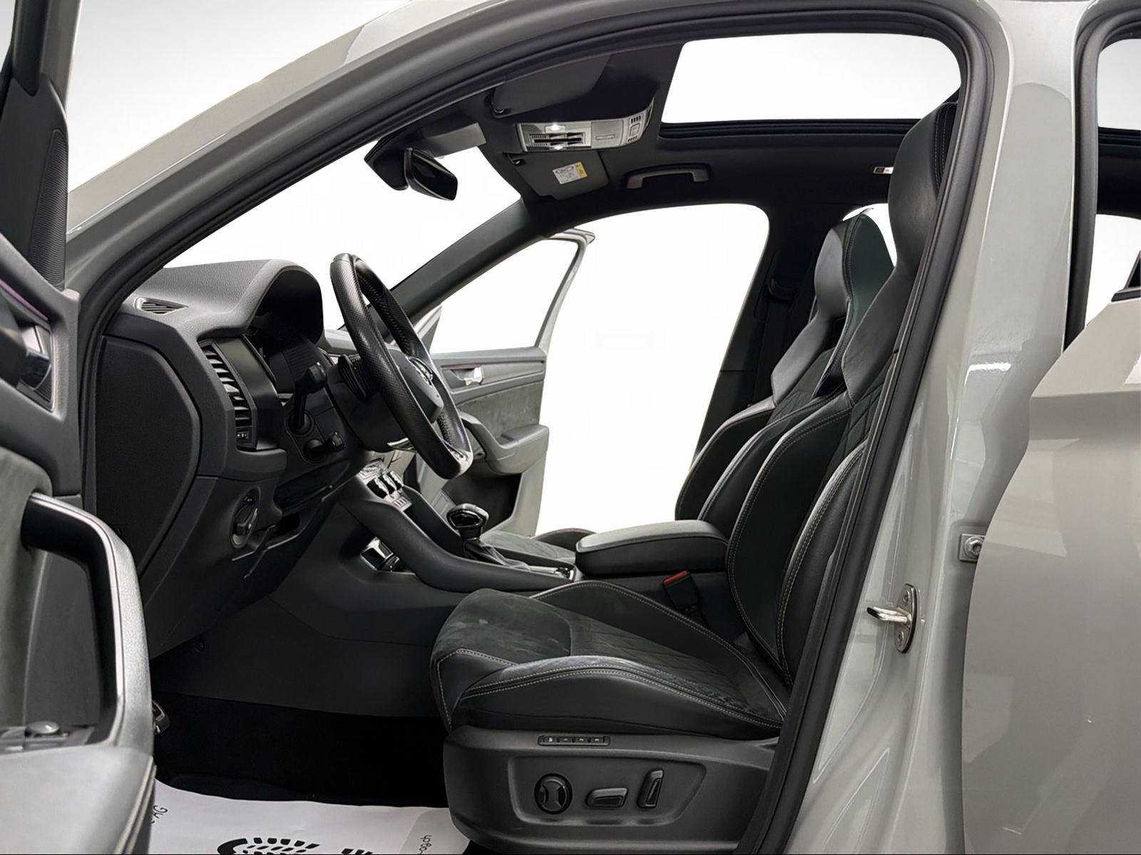 SKODA Kodiaq 2.0 TSI 4x4 Stahl Grau 7. Plätzer SportLine ★ 360° Ka, Benzin, Occasion / Gebraucht, Automatik - 6
