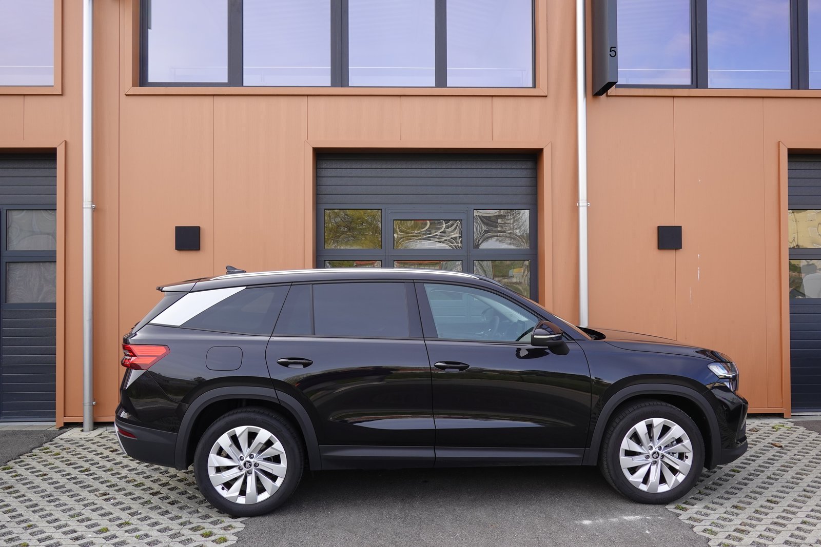 SKODA Kodiaq 1.5 TSI mHEV Selection - "Son Premium * Sièges Elect, Hybride Leggero Benzina/Elettrica, Occasioni / Usate, Automatico - 4
