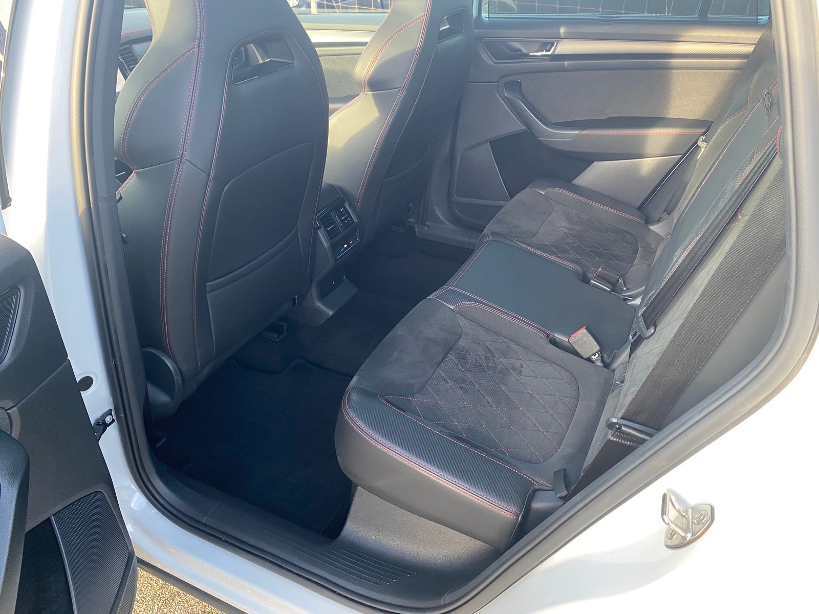 SKODA Kodiaq 2.0 TSI 245PS 4x4 RS Top-Ausstattung **Modell 2, Petrol, Second hand / Used, Automatic - 7