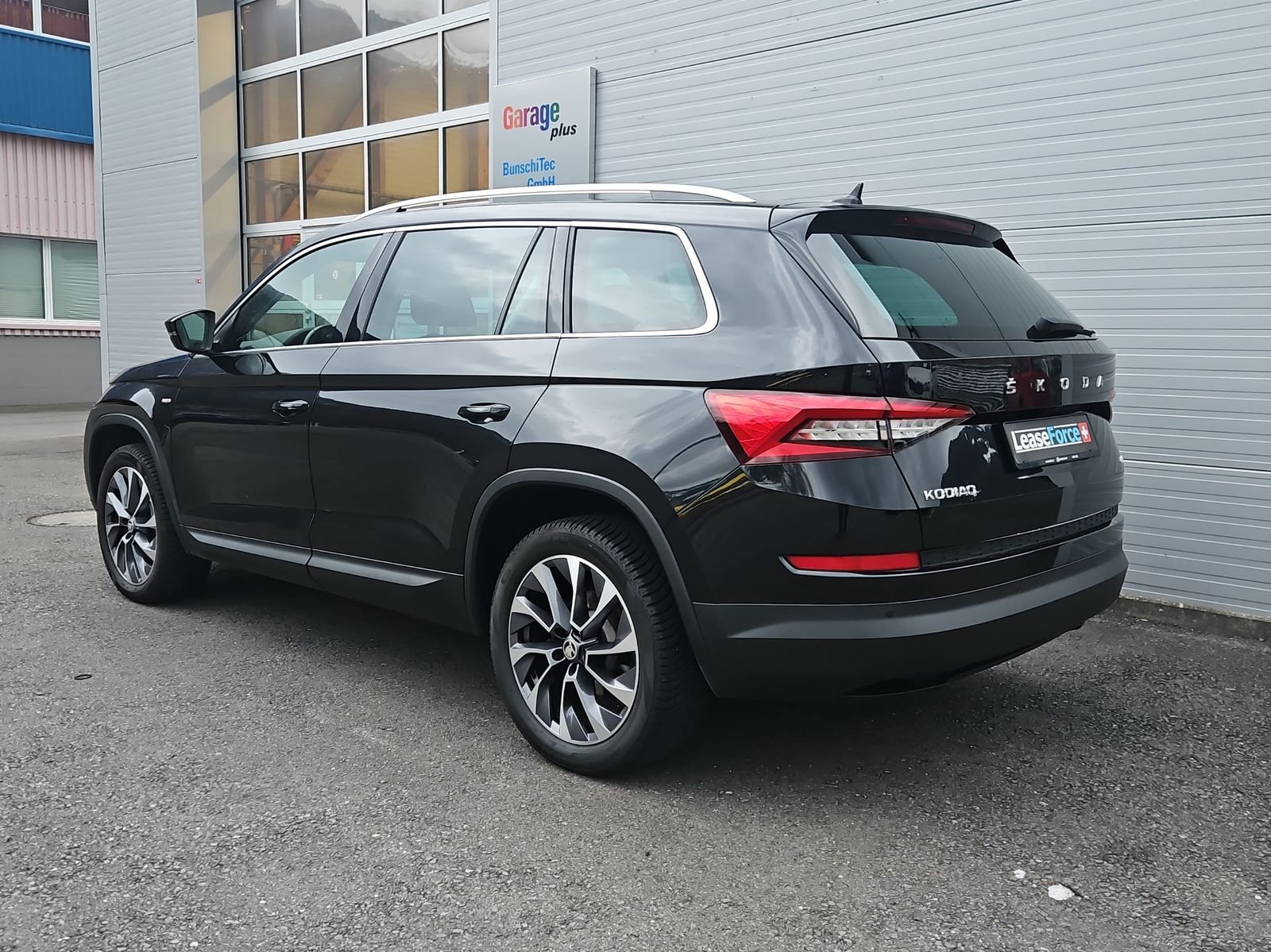 SKODA Kodiaq 2.0 TDI 200 Sportline DSG, Diesel, Occasion / Utilisé, Automatique - 3