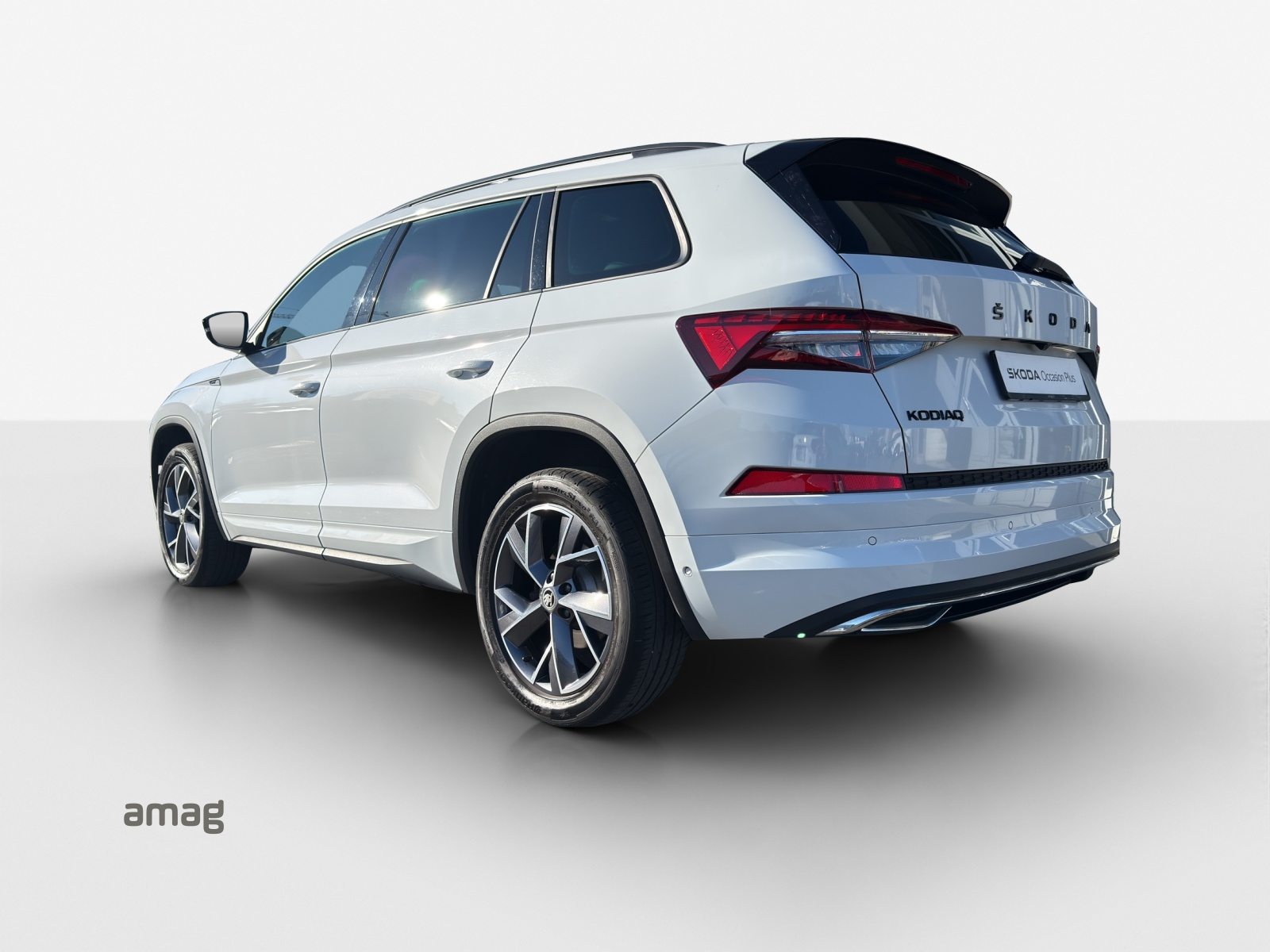SKODA NEW KODIAQ SportLine, Petrol, Second hand / Used, Automatic - 3