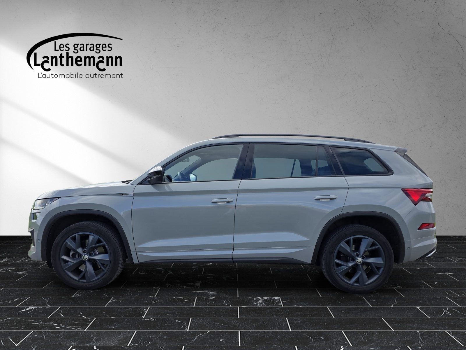 SKODA NEW KODIAQ SportLine, Benzin, Occasion / Gebraucht, Automatik - 2