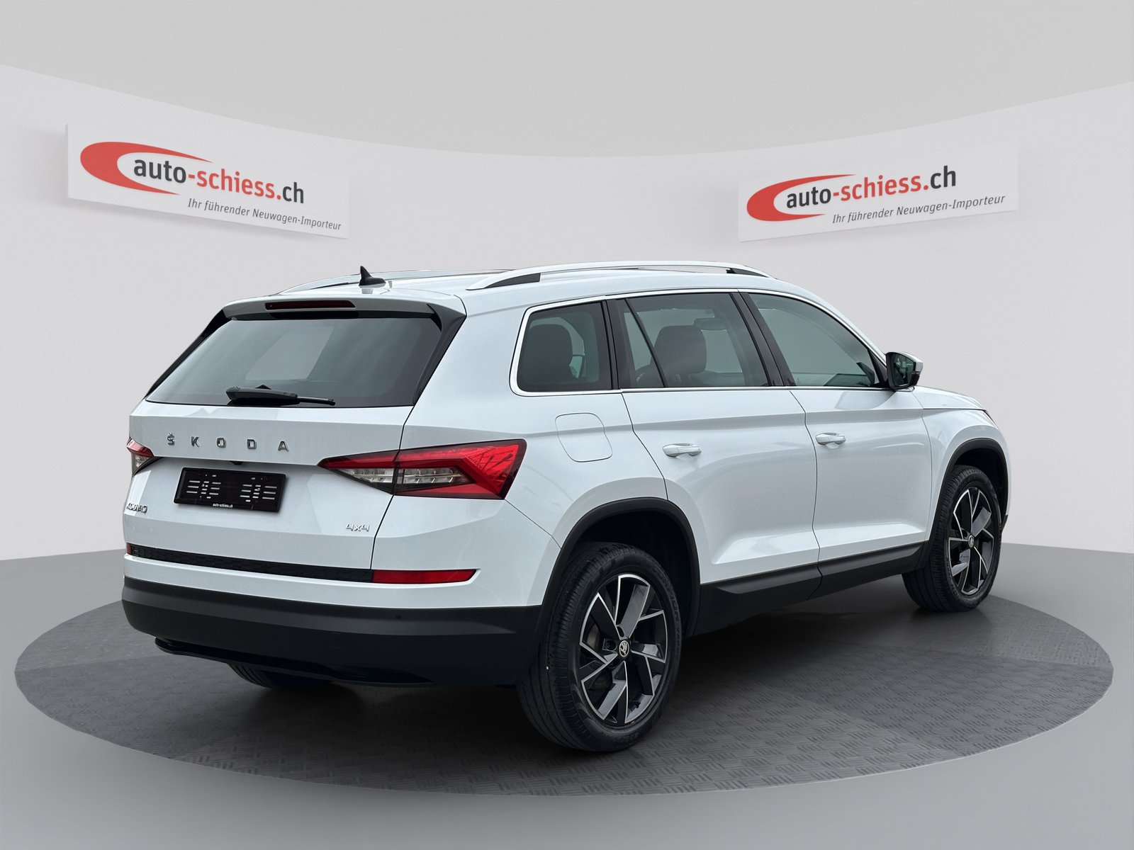 SKODA Kodiaq 2.0 TSI 4x4 Style, Petrol, Second hand / Used, Automatic - 5