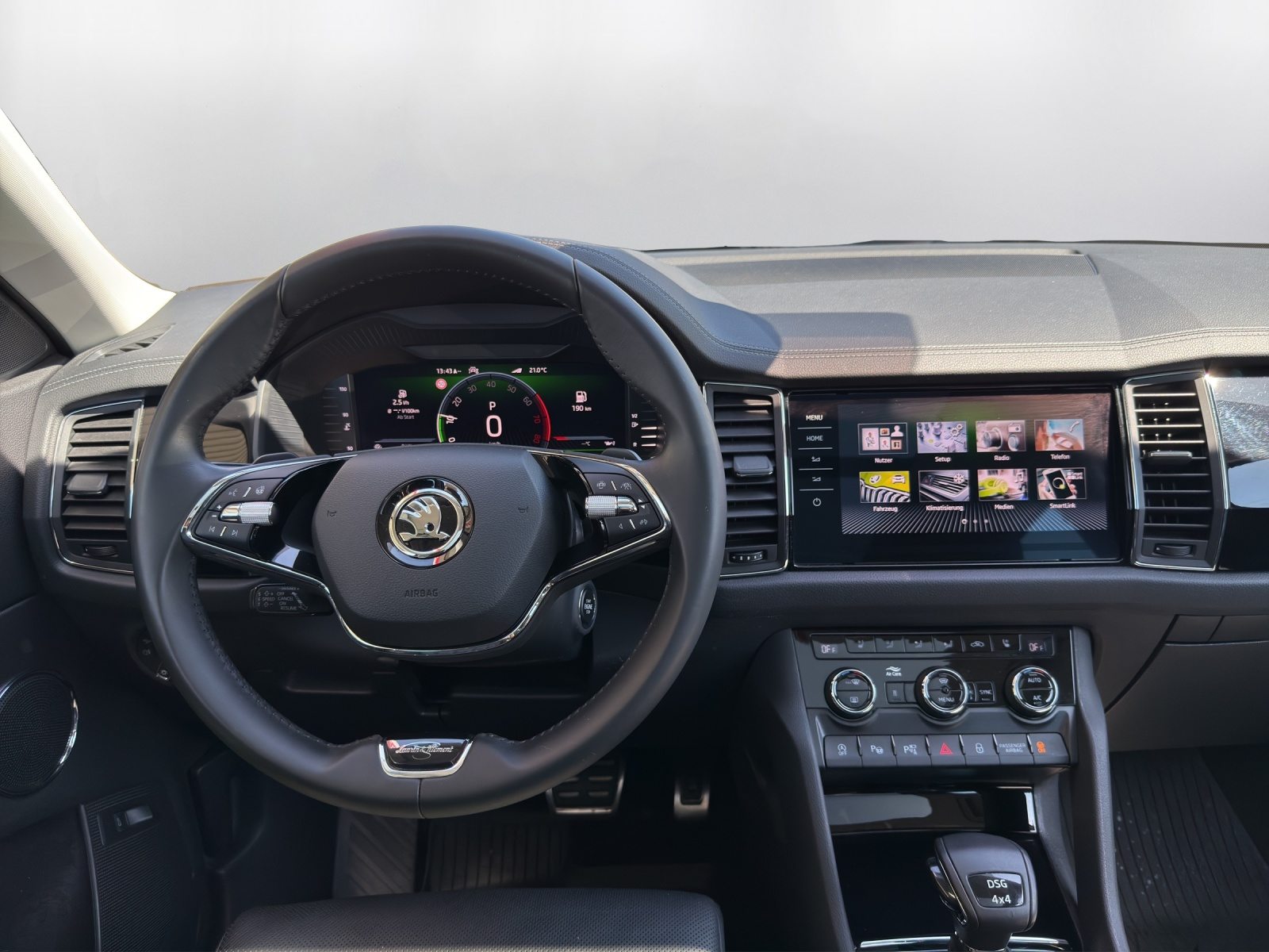 SKODA NEW KODIAQ Laurin&Klement, Benzin, Occasion / Gebraucht, Automatik - 7