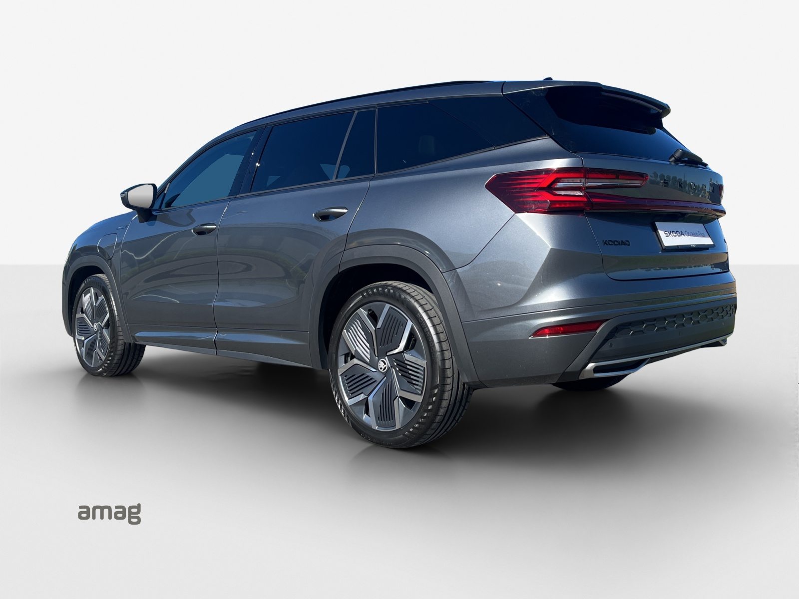 SKODA Kodiaq iV Sportline, Voll-Hybrid Benzin/Elektro, Occasion / Gebraucht, Automatik - 3