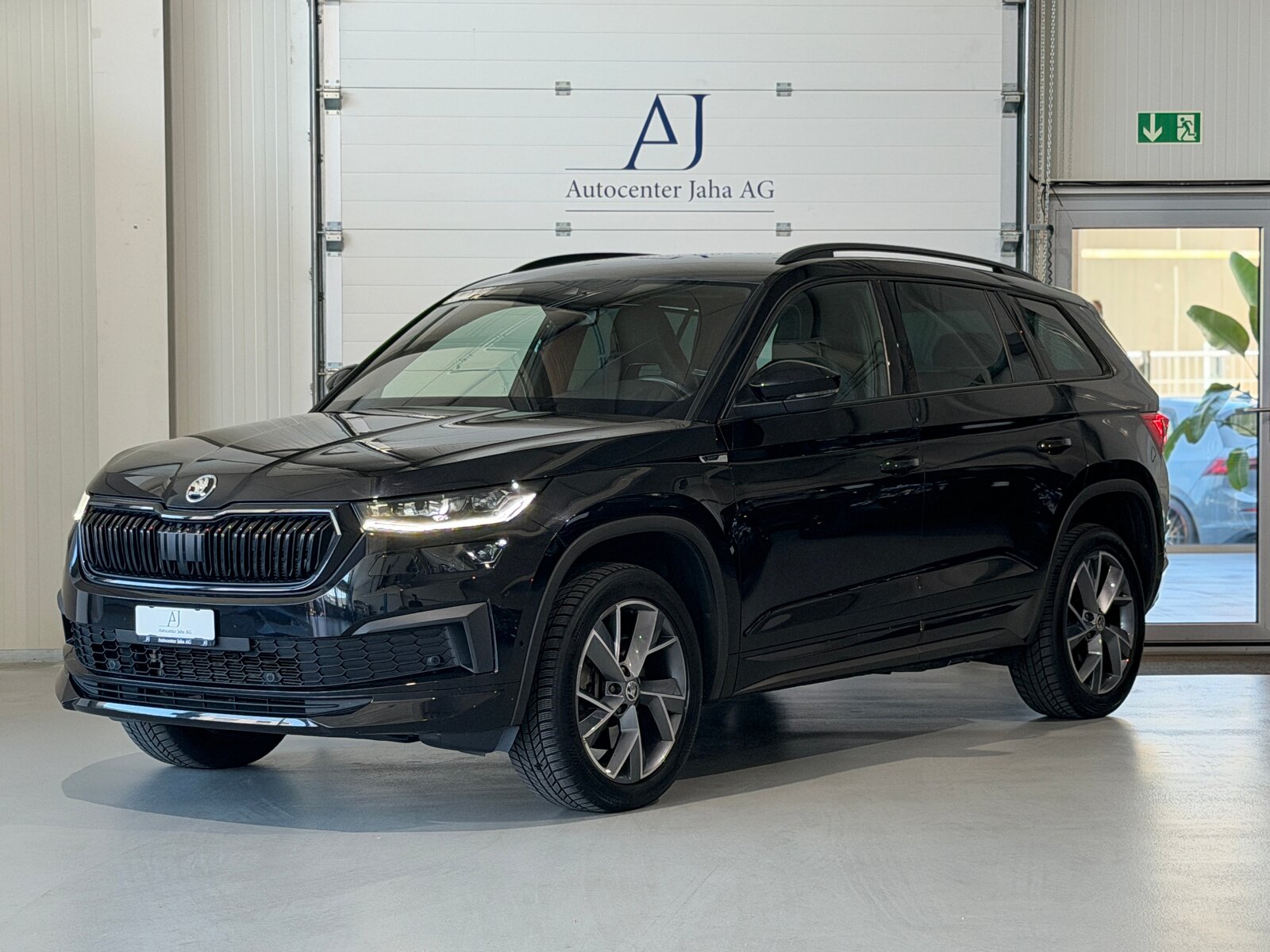 SKODA Kodiaq 2.0 TSI 4x4 SportLine (CH) Facelift, Petrol, Second hand / Used, Automatic - 3