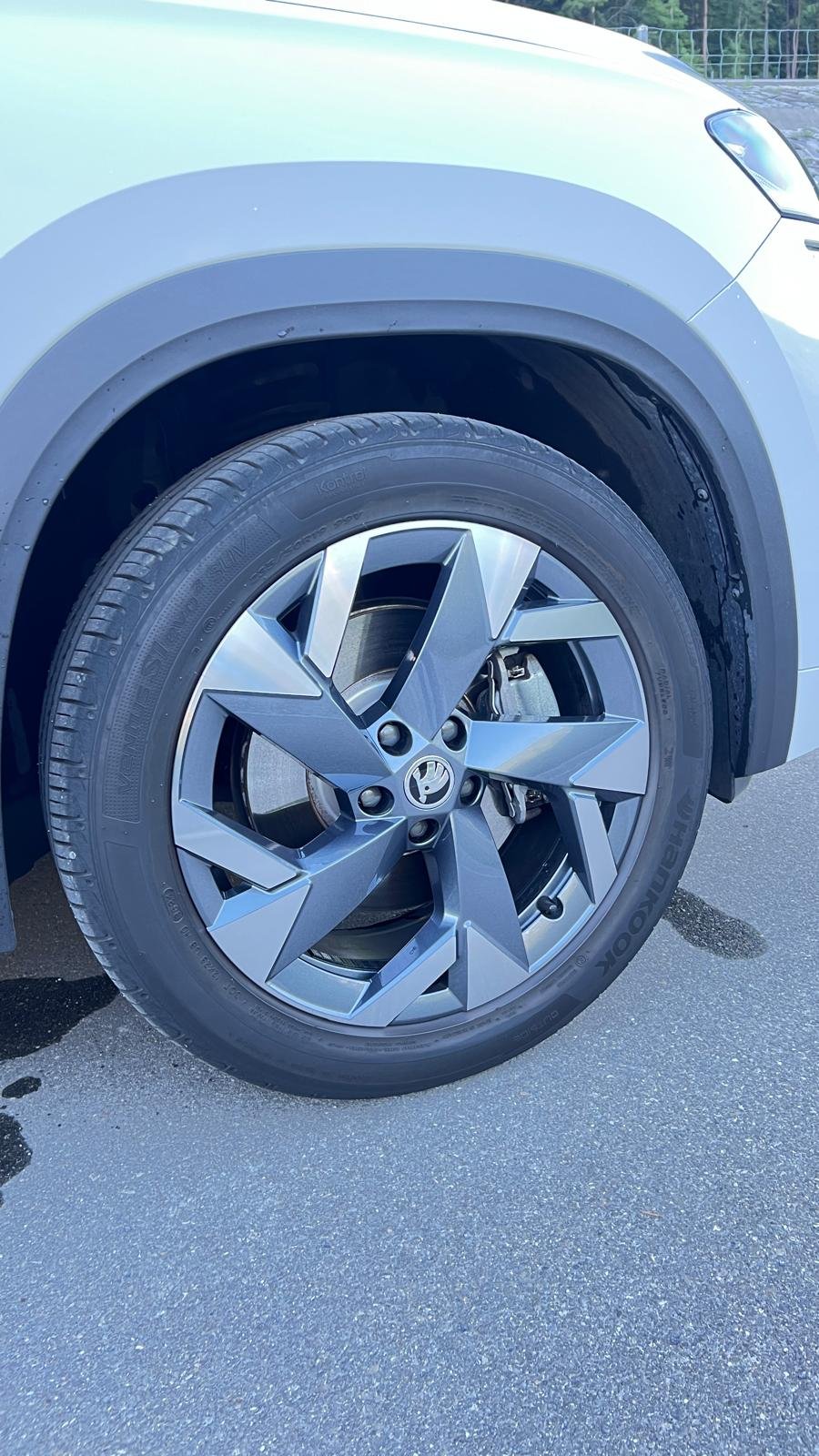 SKODA Kodiaq 1.5 TSI PHEV SportLine 2WD, Plug-in-Hybrid Benzin/Elektro, Occasion / Gebraucht, Automatik - 7