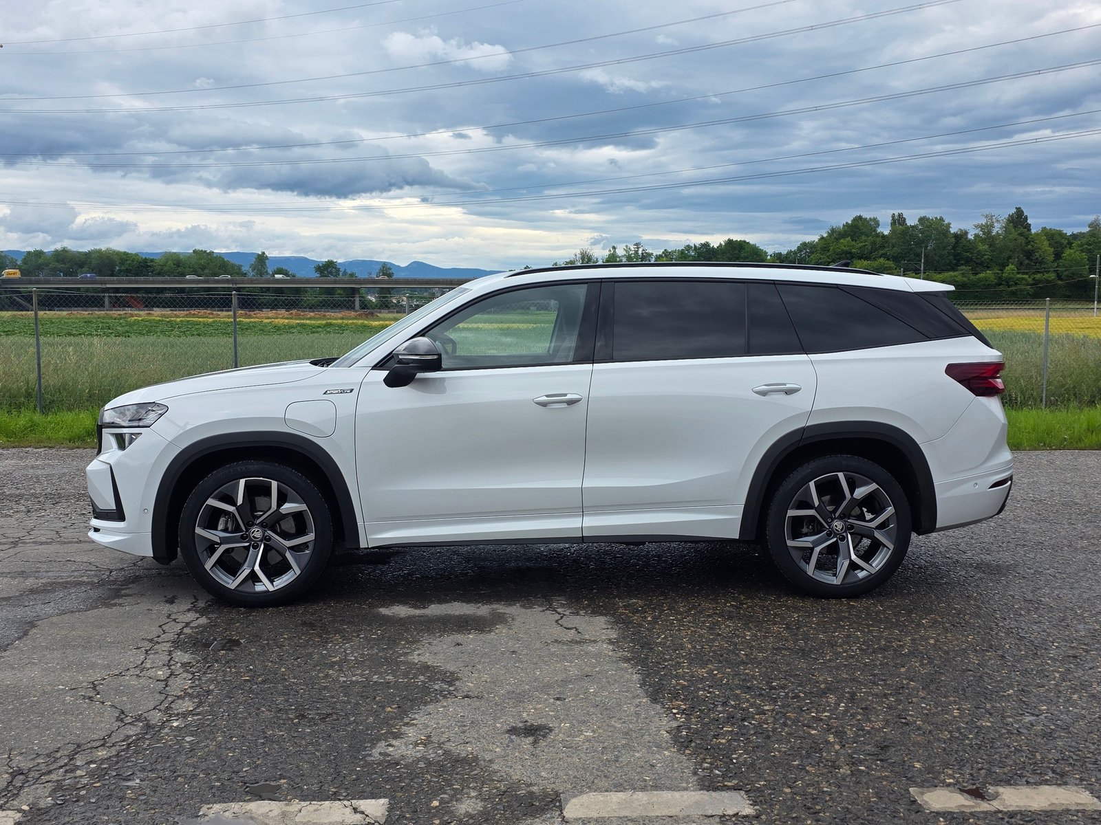 SKODA Kodiaq 1.5 TSI PHEV Sportline, Hybride Rechargeable Essence/Électricité, Occasion / Utilisé, Automatique - 3