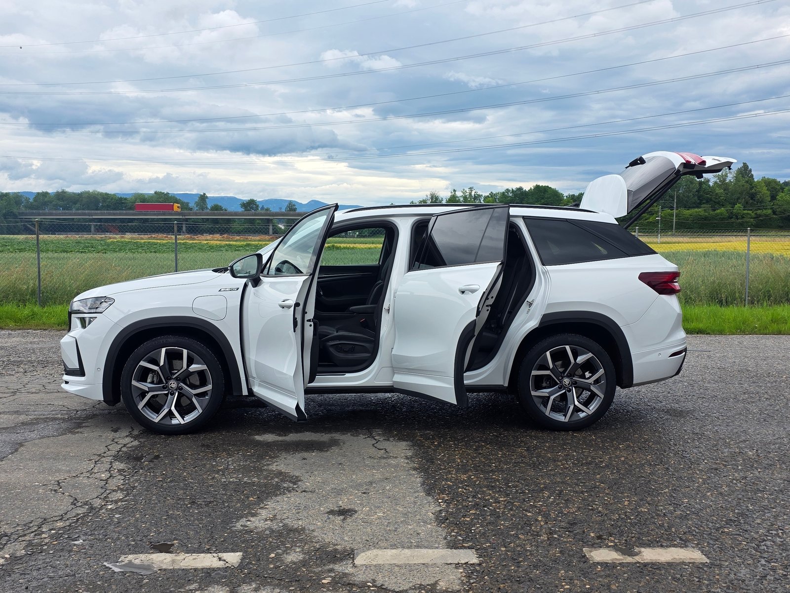 SKODA Kodiaq 1.5 TSI PHEV Sportline, Hybride Rechargeable Essence/Électricité, Occasion / Utilisé, Automatique - 4