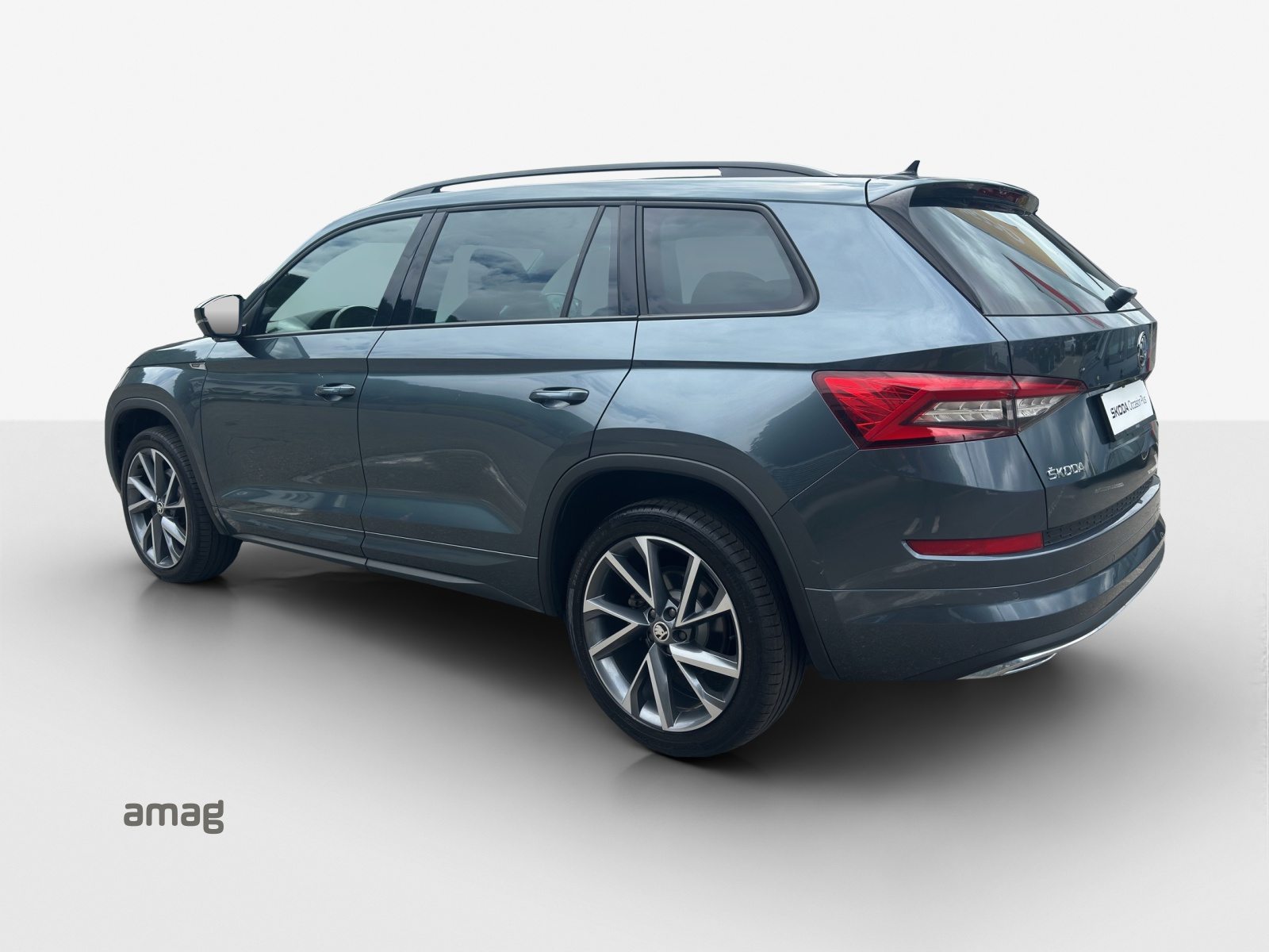 SKODA KODIAQ SportLine, Petrol, Second hand / Used, Automatic - 3