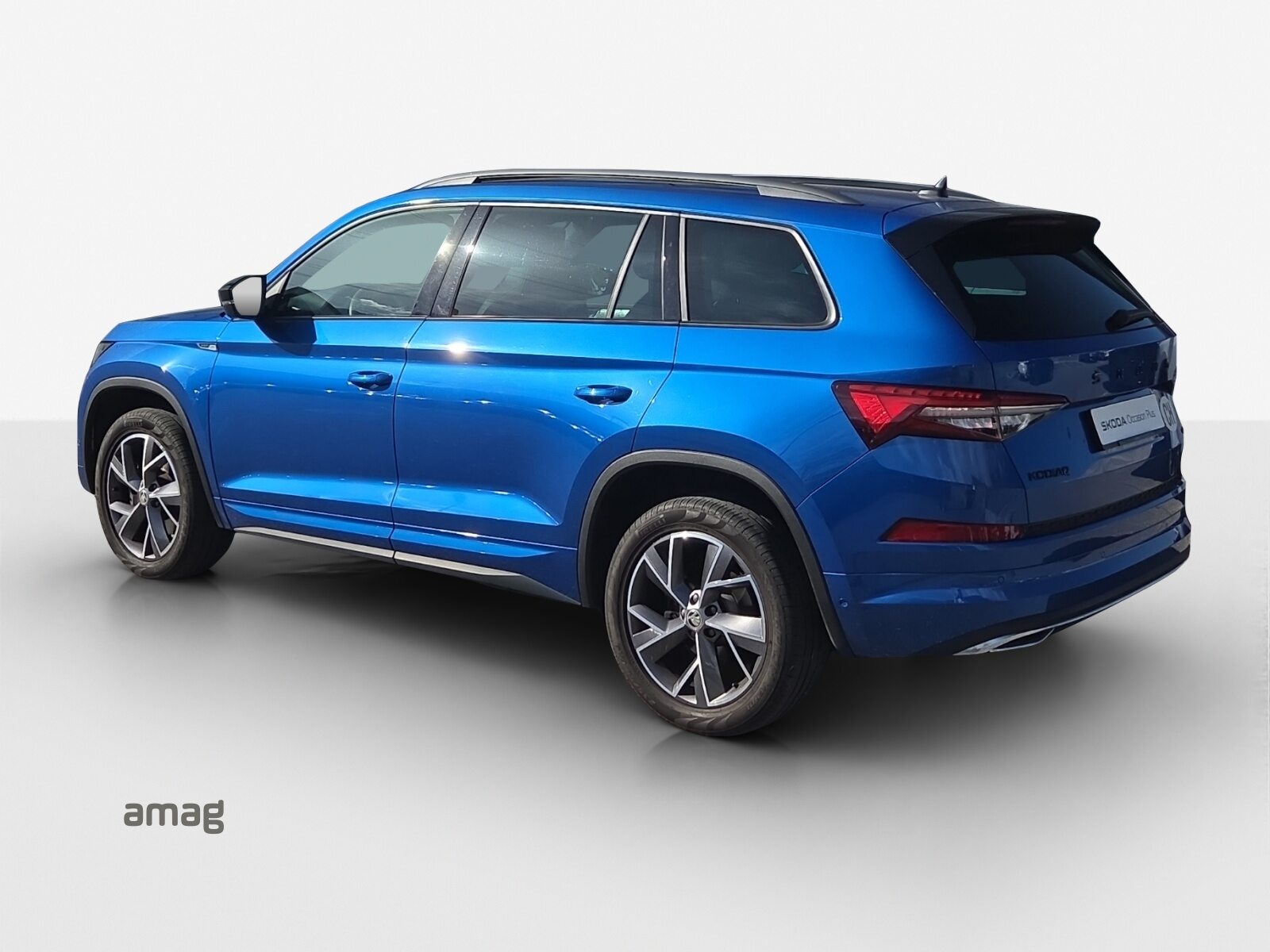 SKODA NEW KODIAQ SportLine, Petrol, Second hand / Used, Automatic - 3