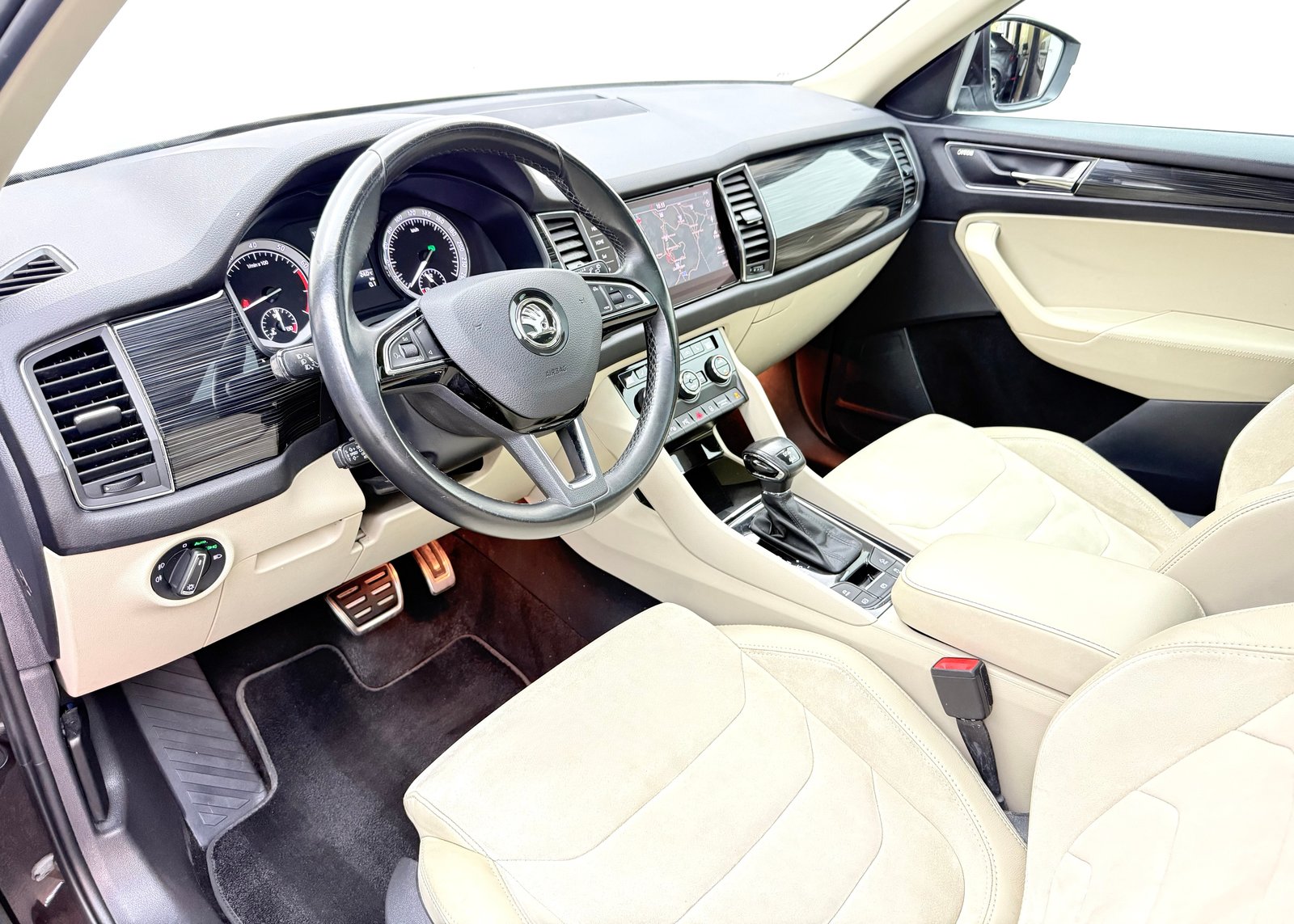 SKODA Kodiaq 2.0 TSI 4x4 Style, Benzin, Occasion / Gebraucht, Automatik - 7