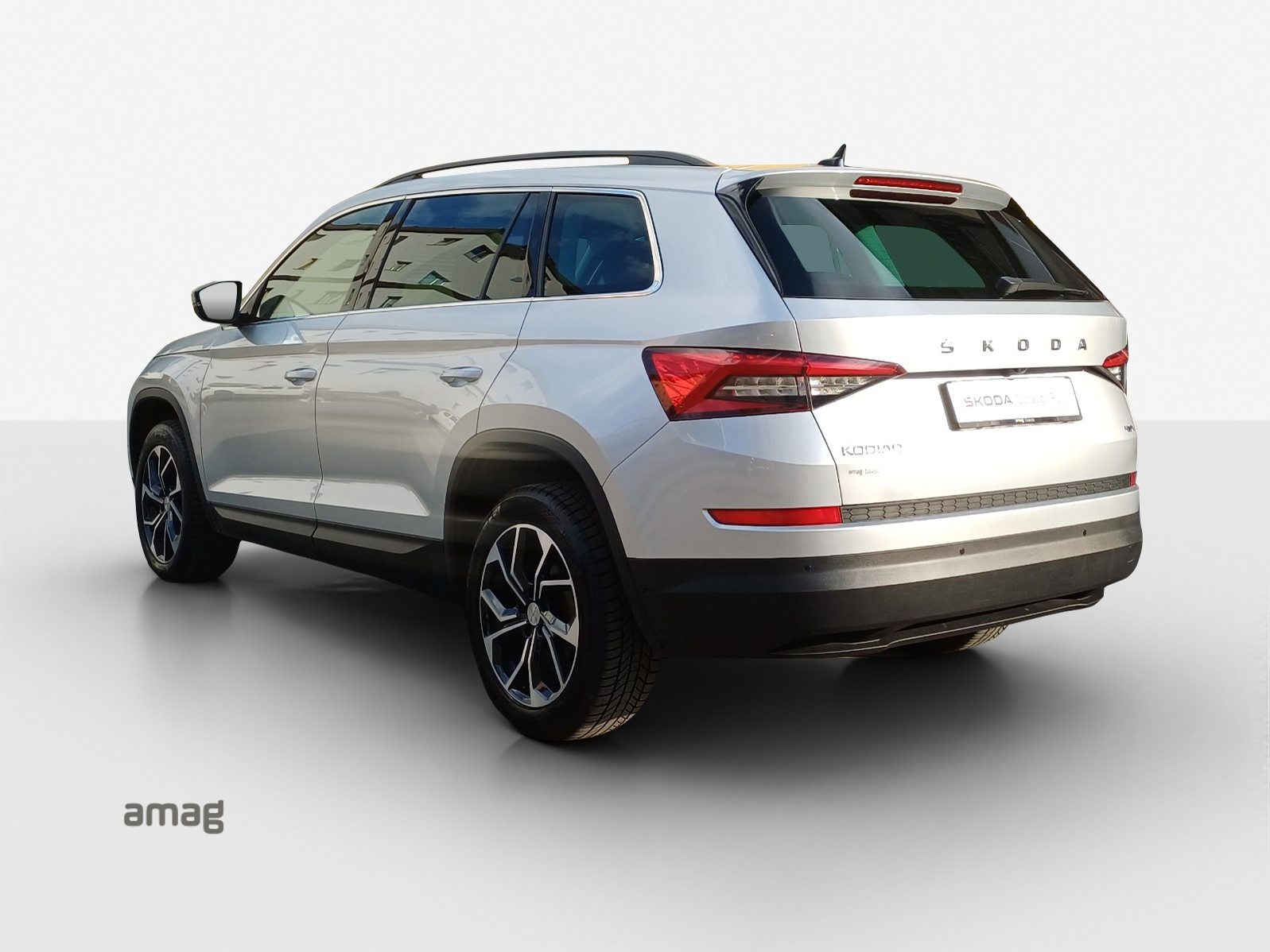 SKODA KODIAQ Style, Petrol, Second hand / Used, Automatic - 3