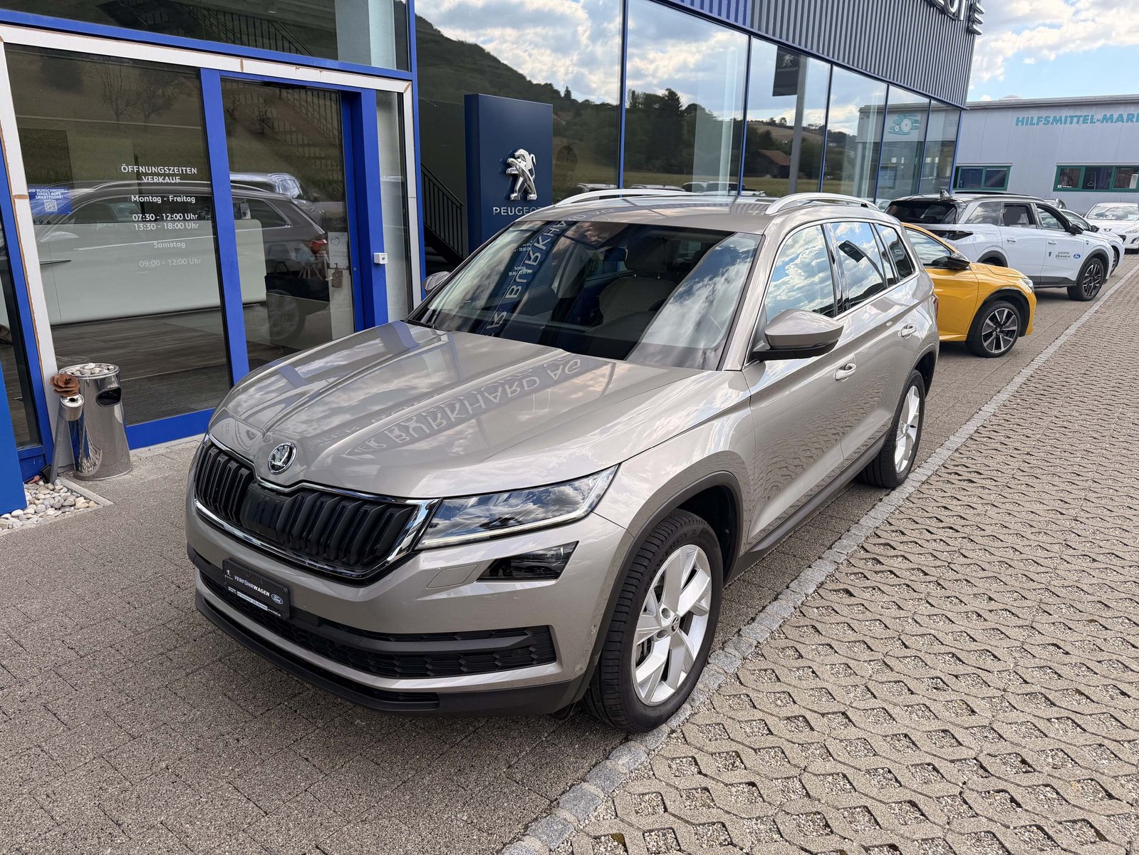 SKODA Kodiaq 2.0 TSI Style  DSG, Benzin, Occasion / Gebraucht, Automatik - 2