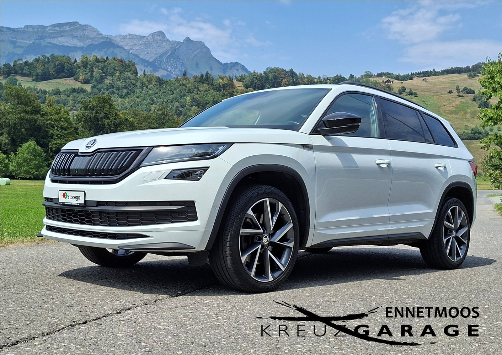 SKODA Kodiaq 2.0 TSI 4x4 Sport Line *8-fach bereift+AHK+Pano, Benzin, Occasion / Gebraucht, Automatik
