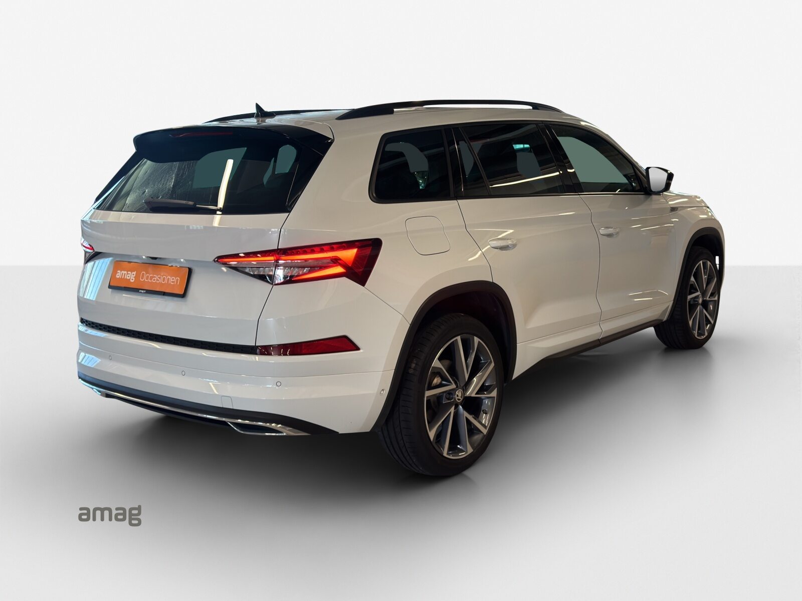 SKODA NEW KODIAQ SportLine, Petrol, Second hand / Used, Automatic - 5