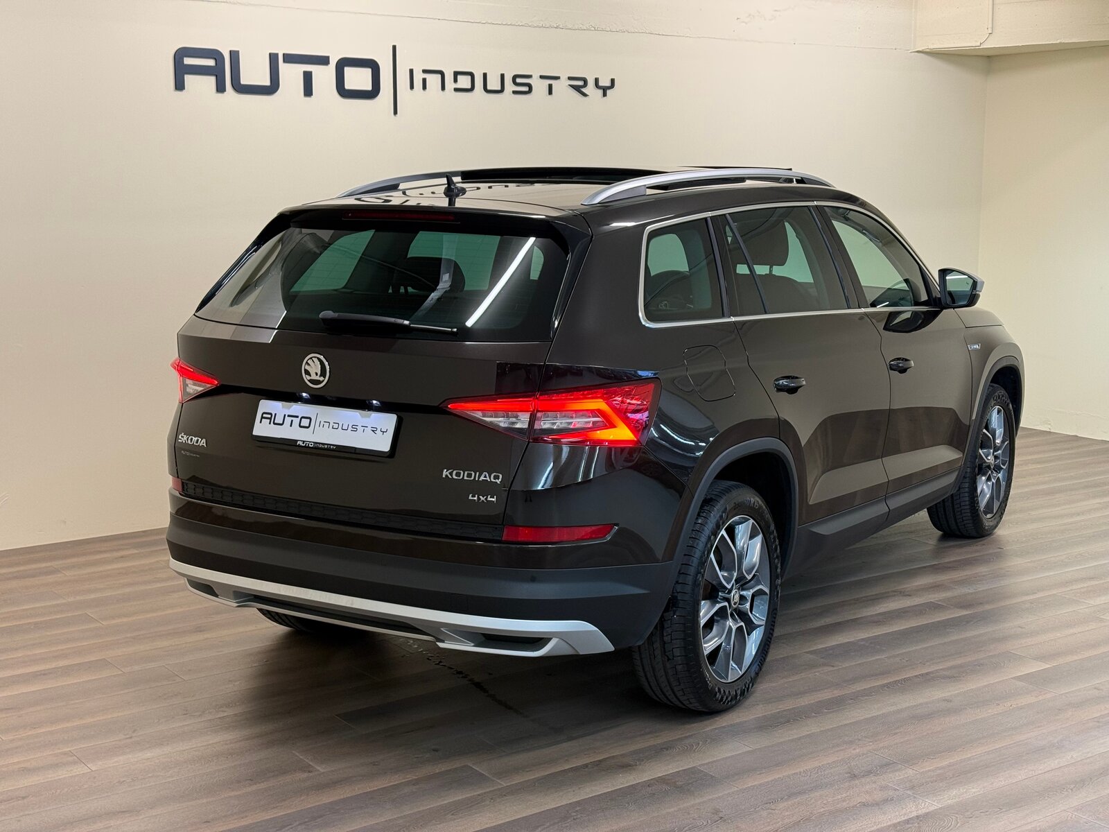 SKODA Kodiaq 2.0 TSI Scout DSG 4x4, Petrol, Second hand / Used, Automatic - 3