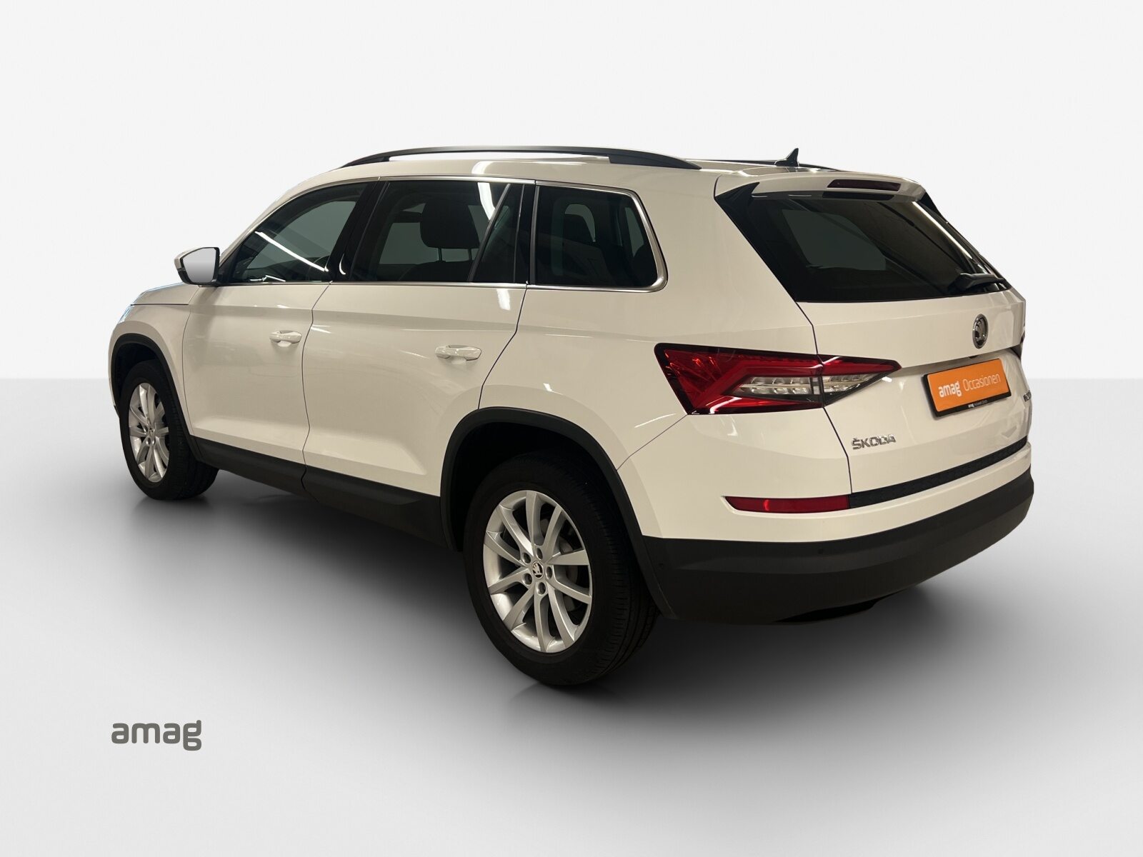 SKODA KODIAQ Style, Petrol, Second hand / Used, Automatic - 3