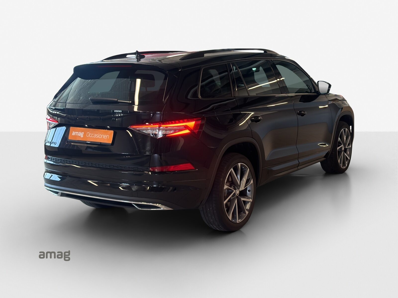 SKODA NEW KODIAQ SportLine, Petrol, Second hand / Used, Automatic - 5