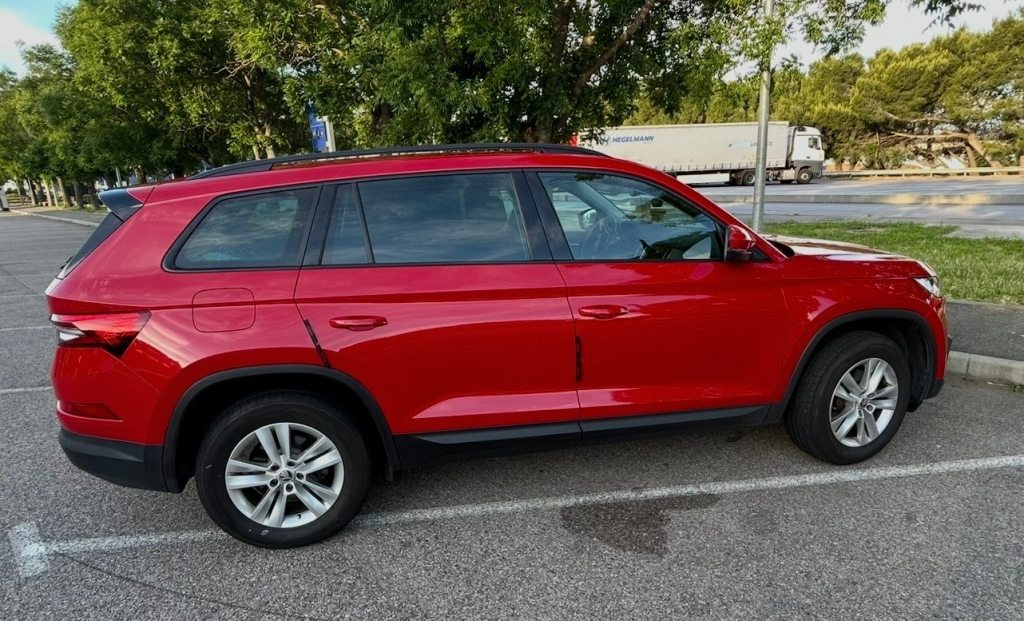 SKODA KODIAQ SUV, Benzin, Occasion / Gebraucht, Handschaltung - 3