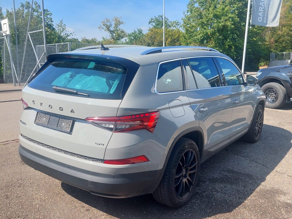 SKODA 2.0 TSI Clever DSG, Benzin, Occasion / Gebraucht, Automatik - 2