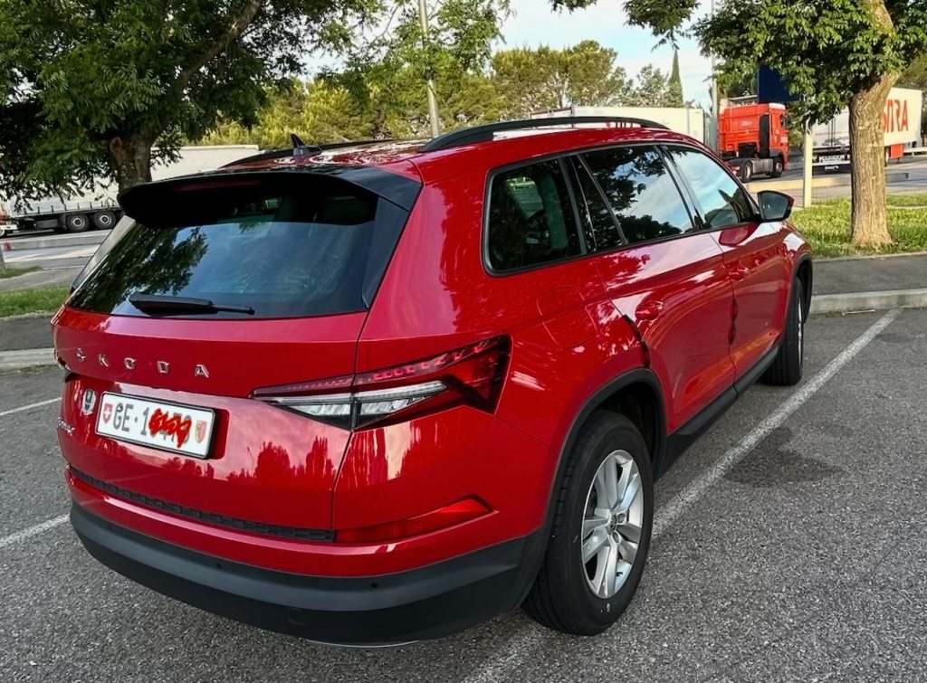 SKODA KODIAQ SUV, Benzin, Occasion / Gebraucht, Handschaltung - 2