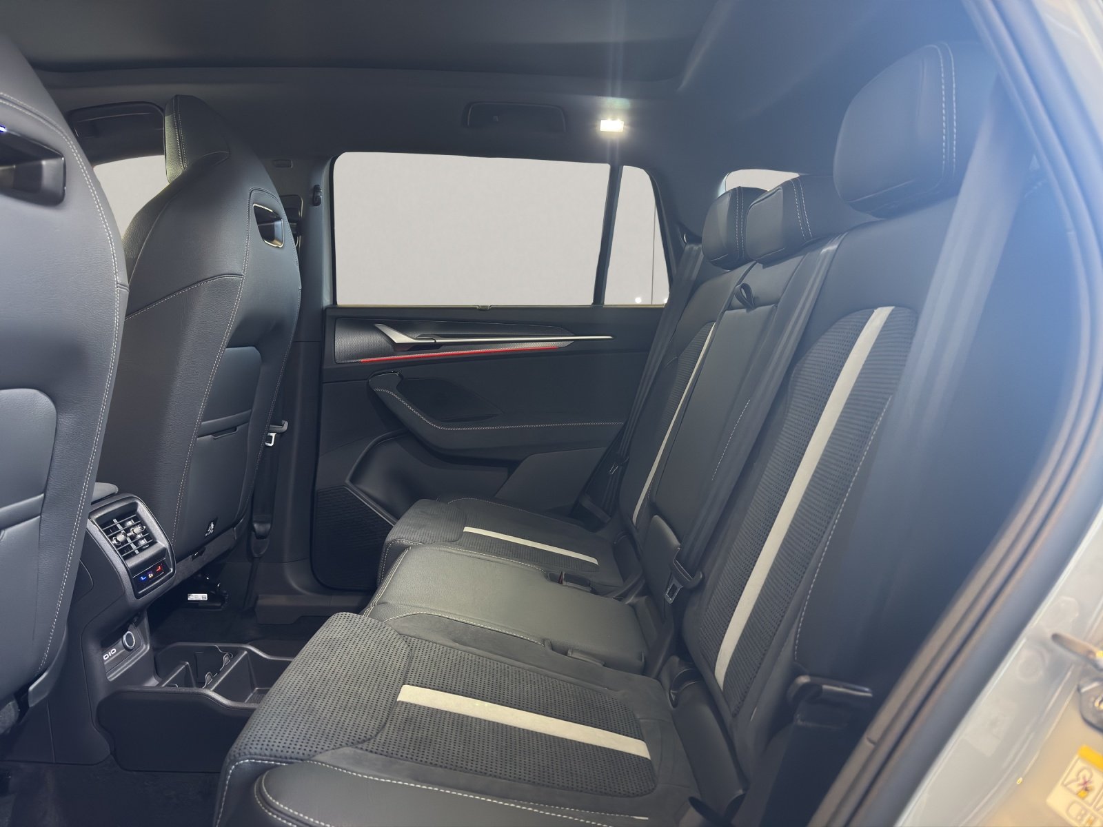 SKODA Kodiaq 1.5 TSI PHEV SportLine 2WD, Hybride Intégral Essence/Électricité, Voiture de démonstration, Automatique - 6