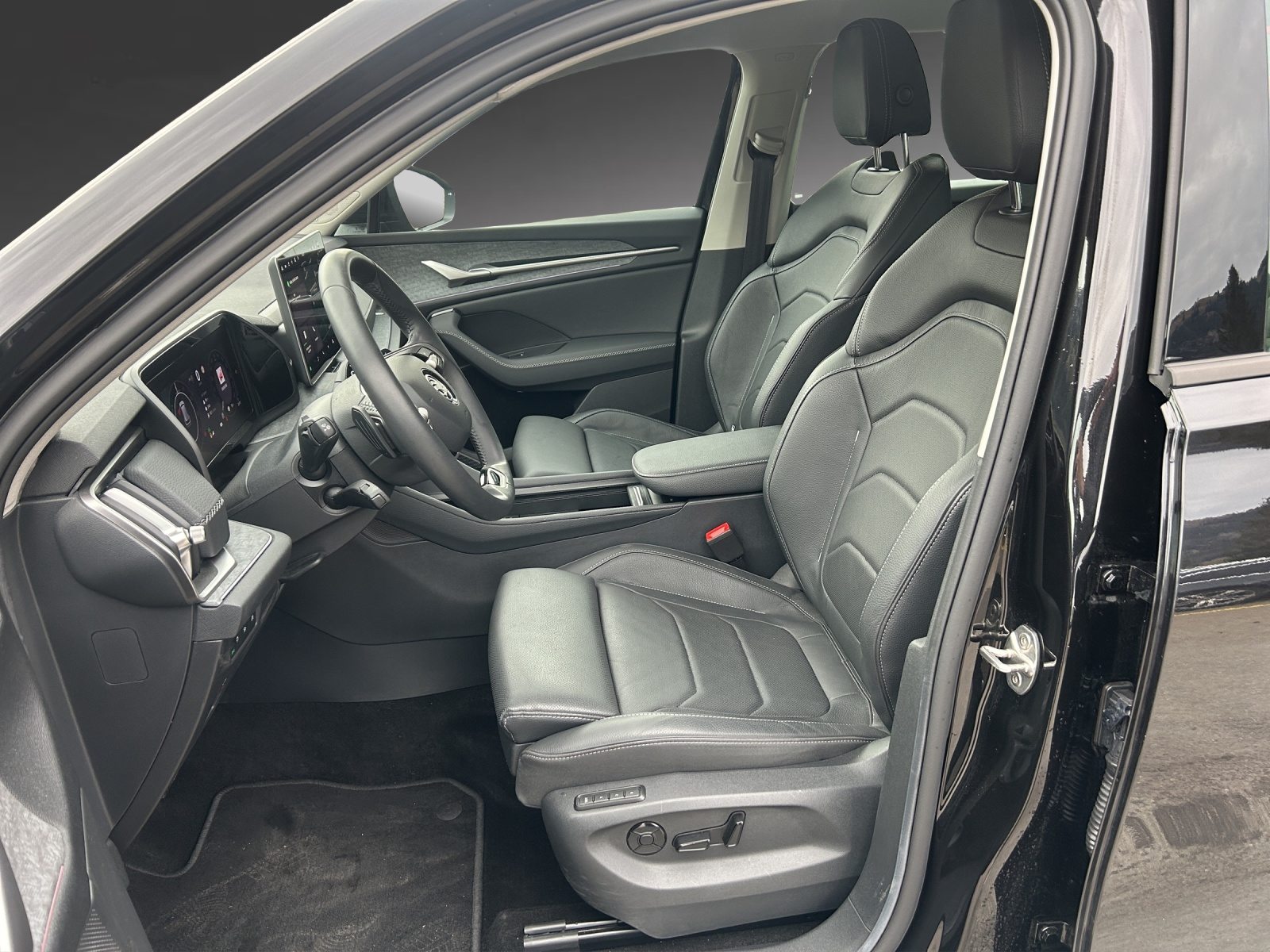 SKODA Kodiaq iV Selection, Voll-Hybrid Benzin/Elektro, Occasion / Gebraucht, Automat - 6