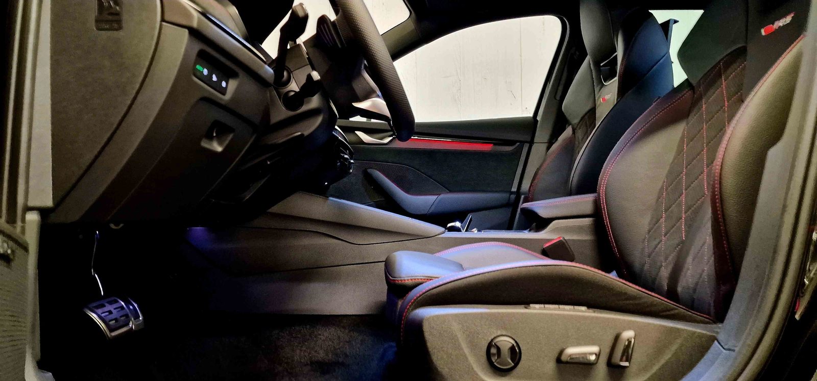 SKODA Octavia RS, Benzin, Neuwagen, Automatik - 4