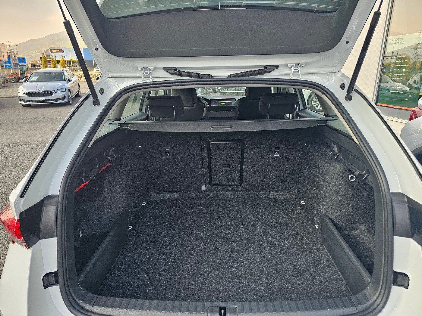 SKODA Octavia Combi 2.0 TDI DSG Selection, Diesel, Auto nuove, Automatico - 5