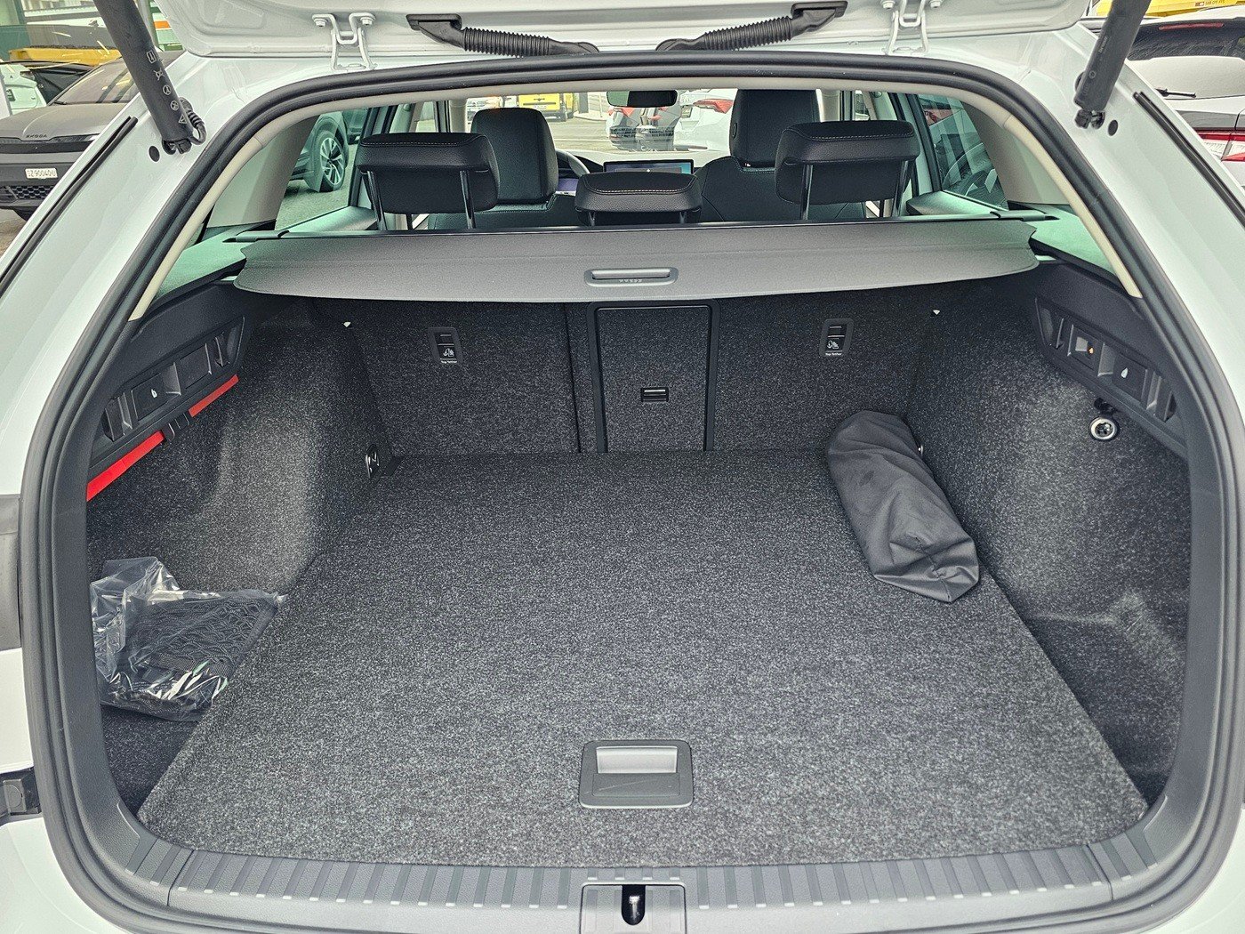 SKODA Octavia Combi 2.0 TSI DSG Selection 4x4, Benzina, Auto nuove, Automatico - 6