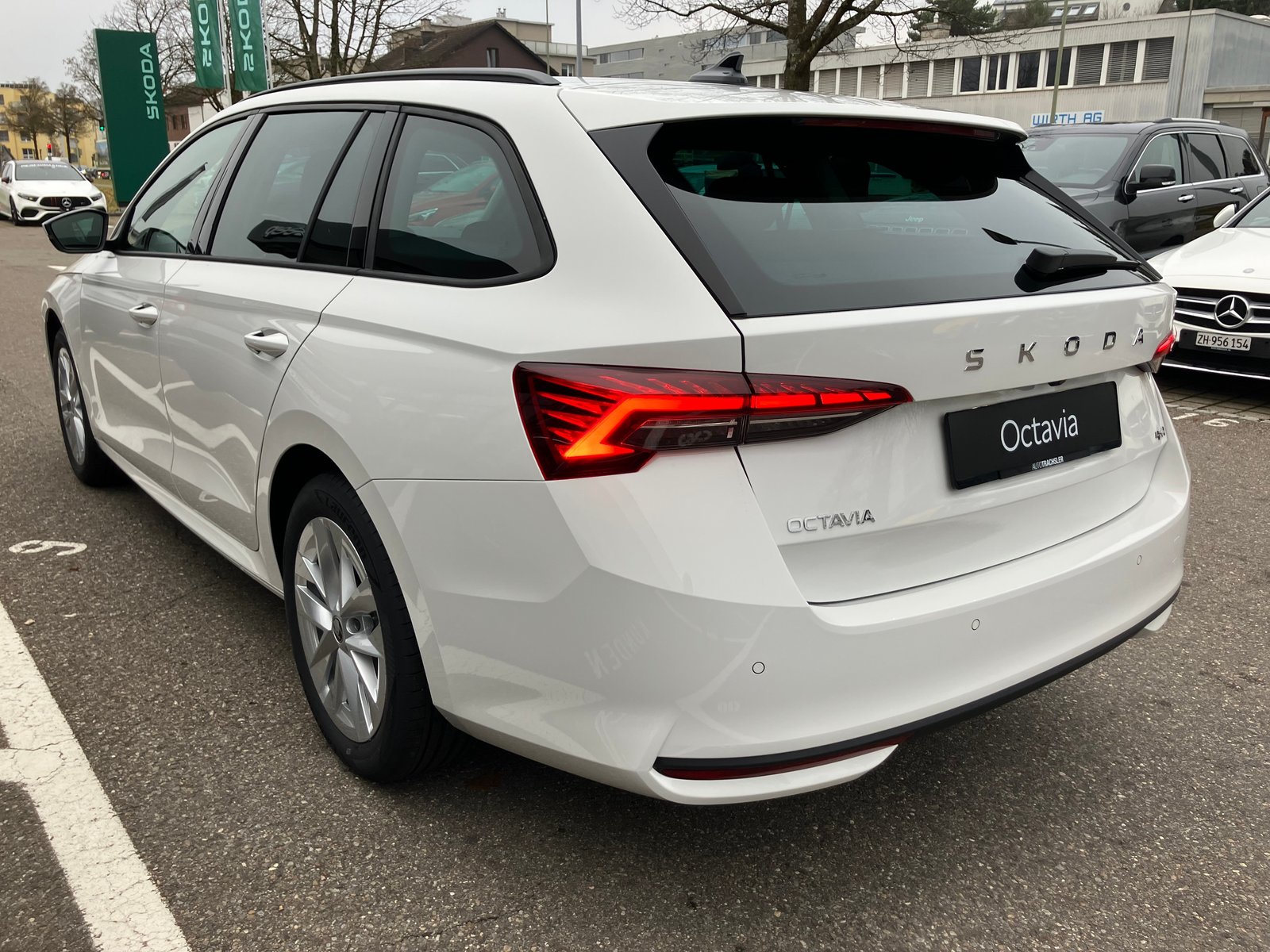 SKODA Octavia Combi 2.0 TSI DSG Selection 4x4, Benzina, Auto nuove, Automatico - 4