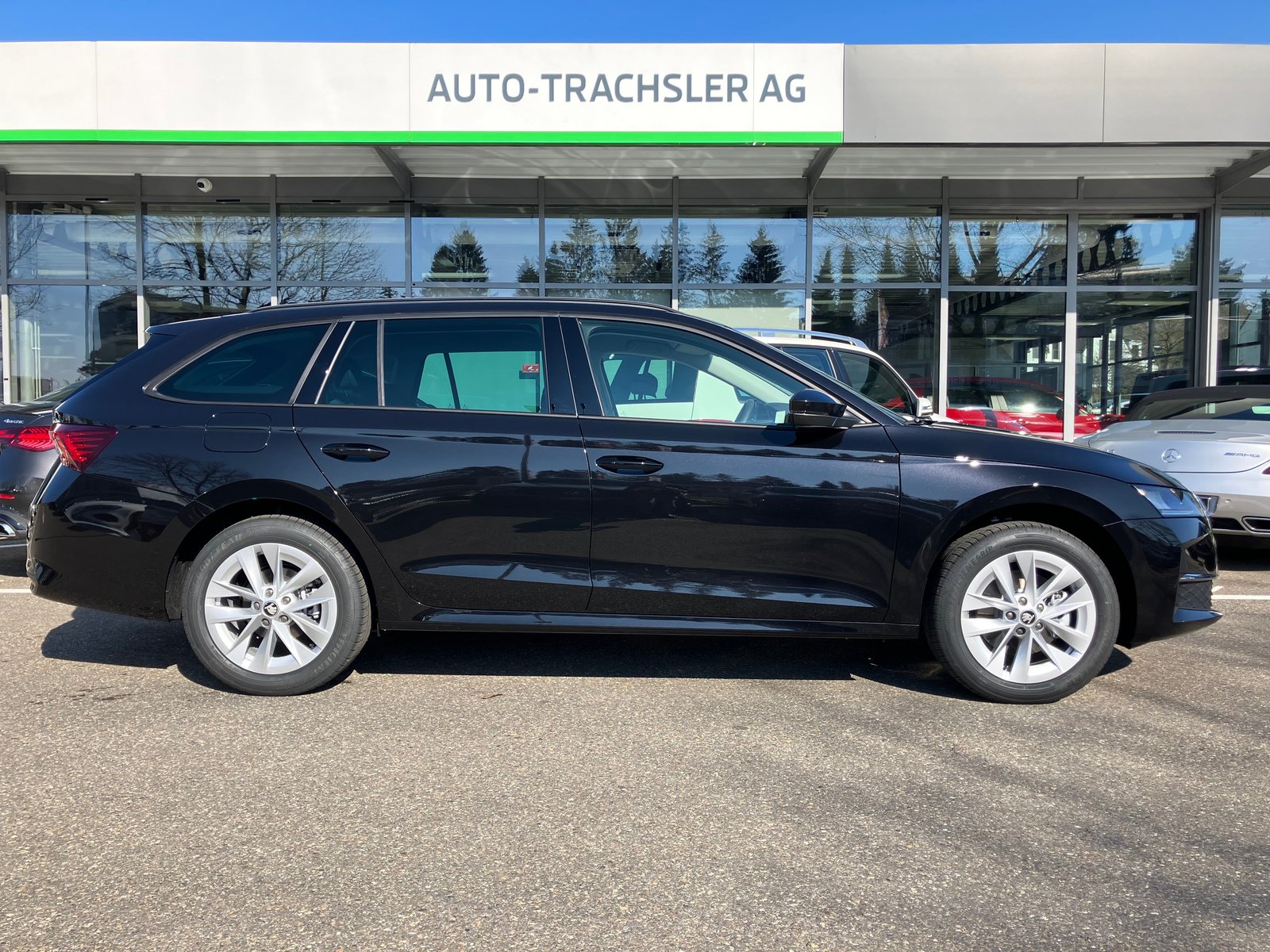 SKODA Octavia Combi 2.0 TSI DSG Selection 4x4, Benzin, Neuwagen, Automatik - 2