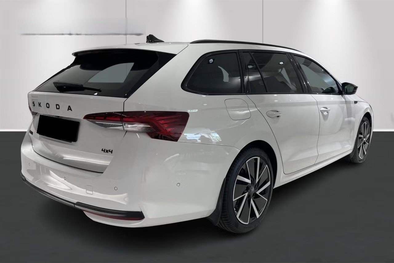 SKODA Octavia Combi 2.0 TSI DSG Sport Line 4x4, Petrol, New car, Automatic - 5