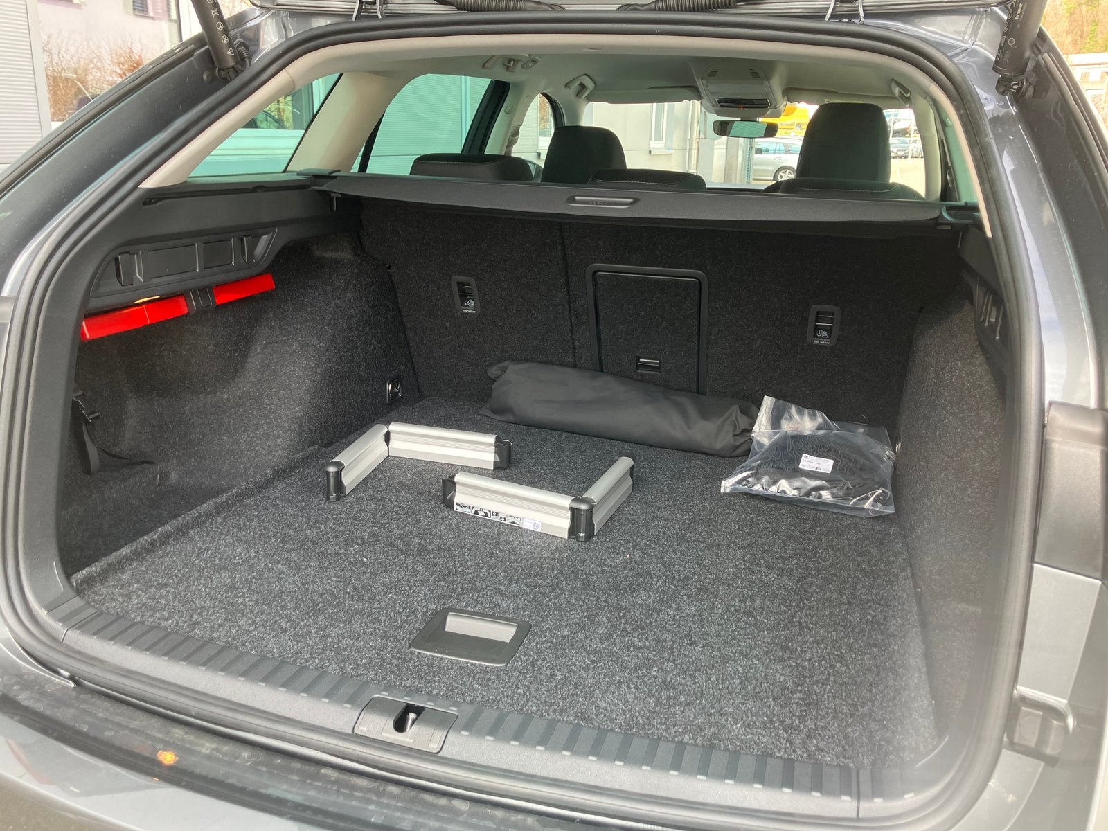 SKODA Octavia Combi 2.0 TSI DSG Selection 4x4, Essence, Voiture nouvelle, Automatique - 6