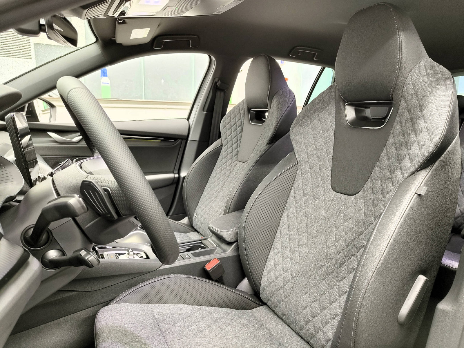 SKODA Octavia Combi 2.0 TSI SportLine 4x4 DSG, Essence, Voiture nouvelle, Automatique - 6