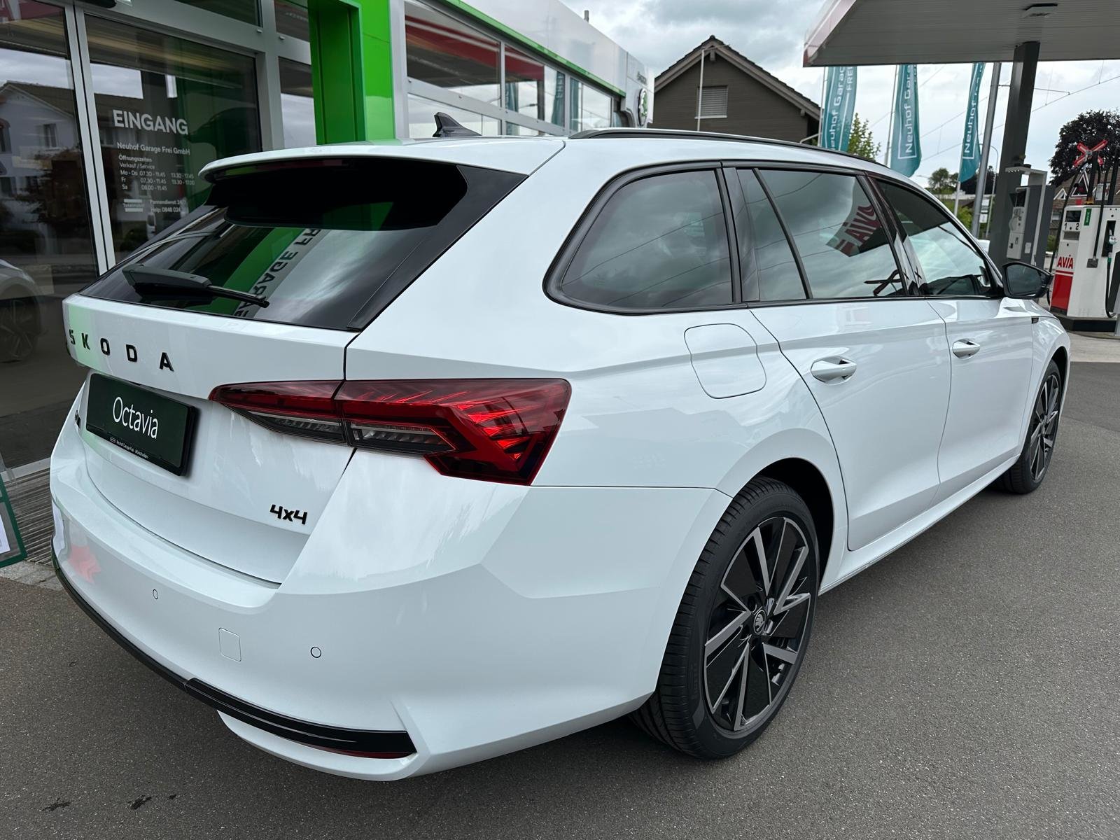 SKODA Octavia Combi 2.0 TSI DSG Sport Line 4x4, Benzina, Auto nuove, Automatico - 5