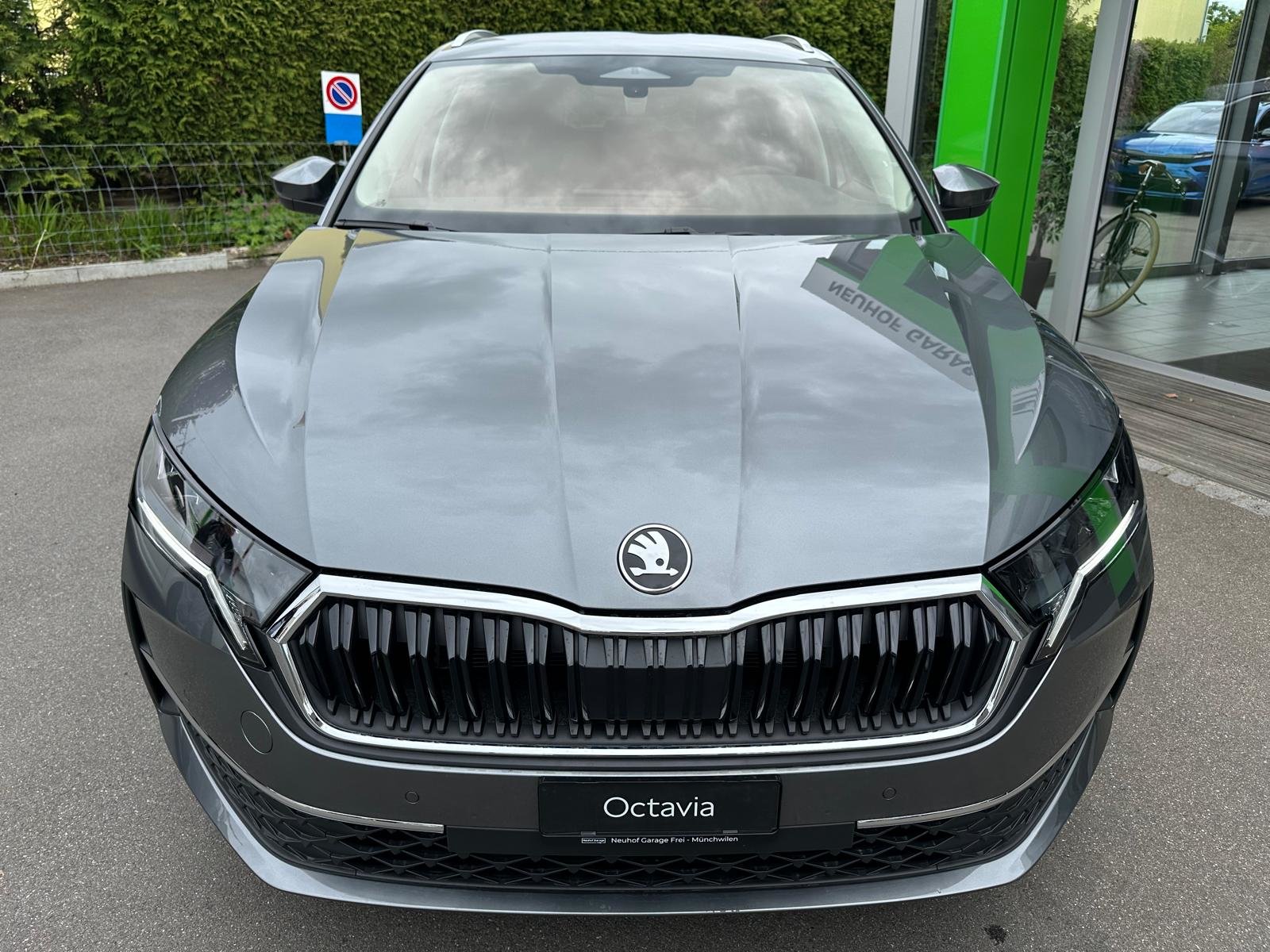 SKODA Octavia Combi 1.5 TSI mHEV DSG Selection, Mild-Hybrid Petrol/Electric, New car, Automatic - 2